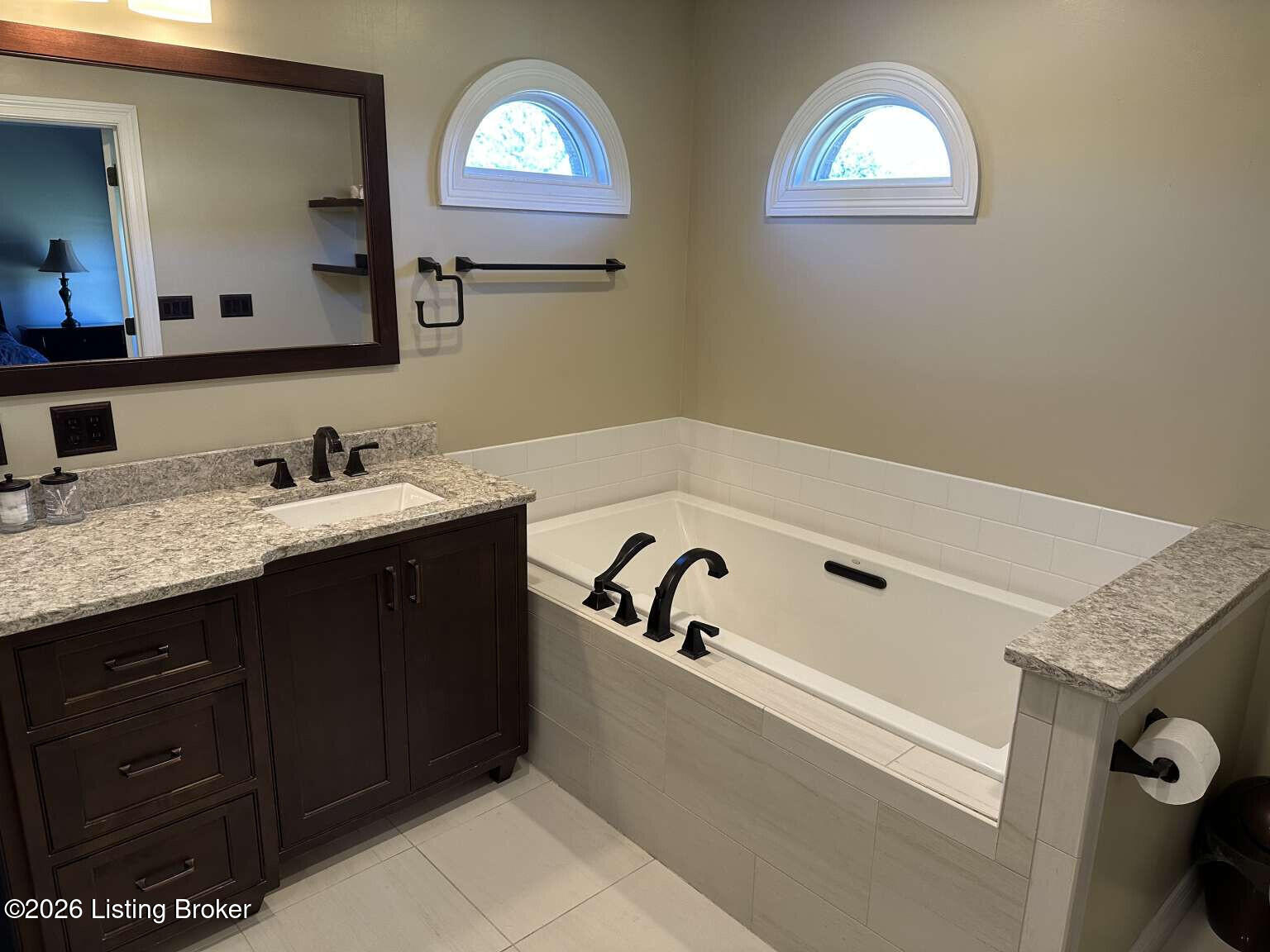 1002 Cobblestone Way Property Photo 18