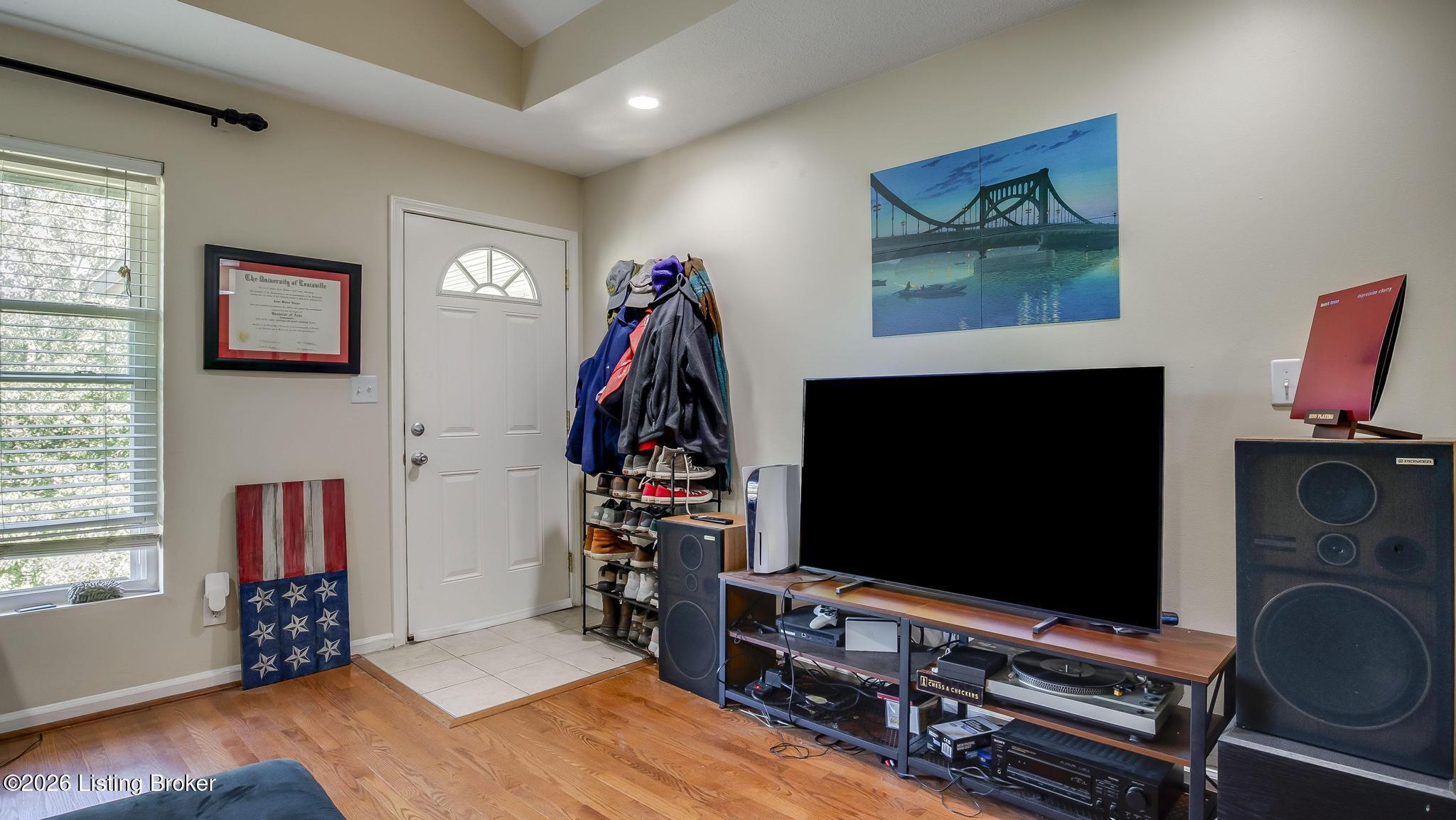 1856 Frankfort Ave Apt 6 Property Photo 7