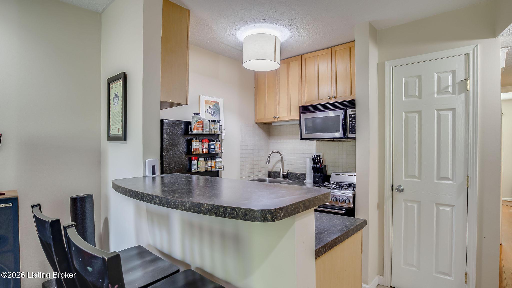 1856 Frankfort Ave Apt 6 Property Photo 8