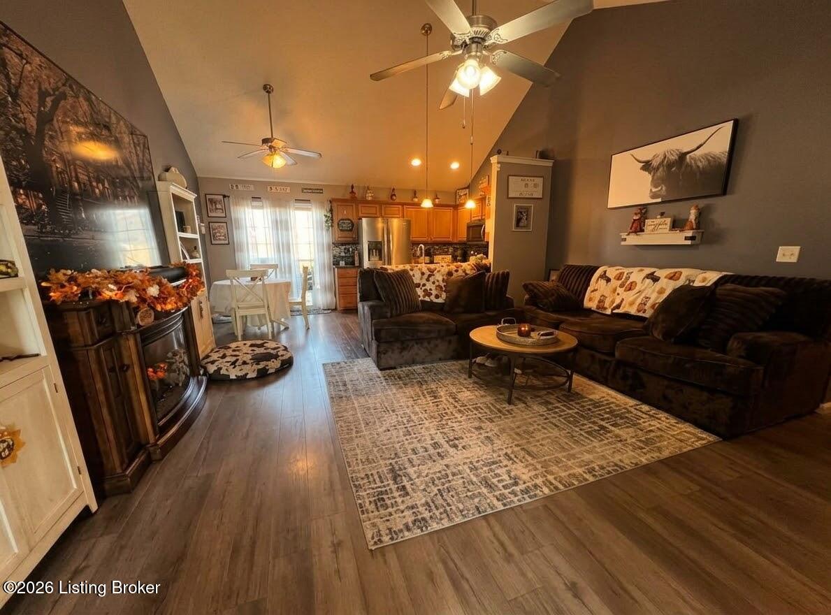 775 Oak Grove Blvd Property Photo 4
