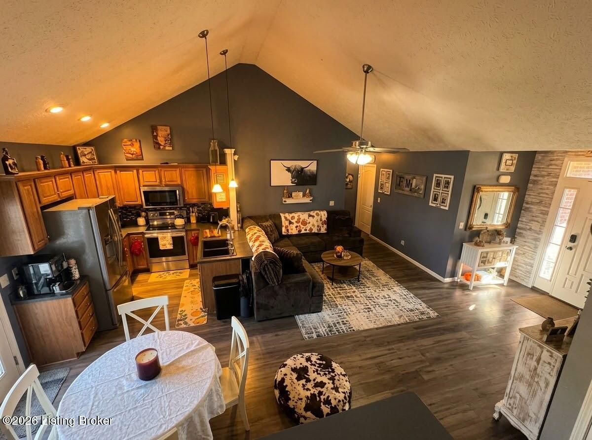 775 Oak Grove Blvd Property Photo 7
