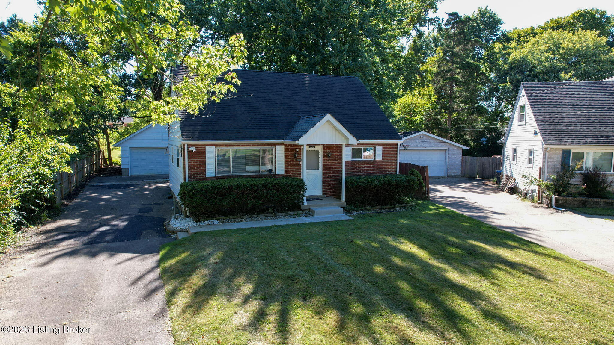 9212 Vevey Rd Property Photo 1