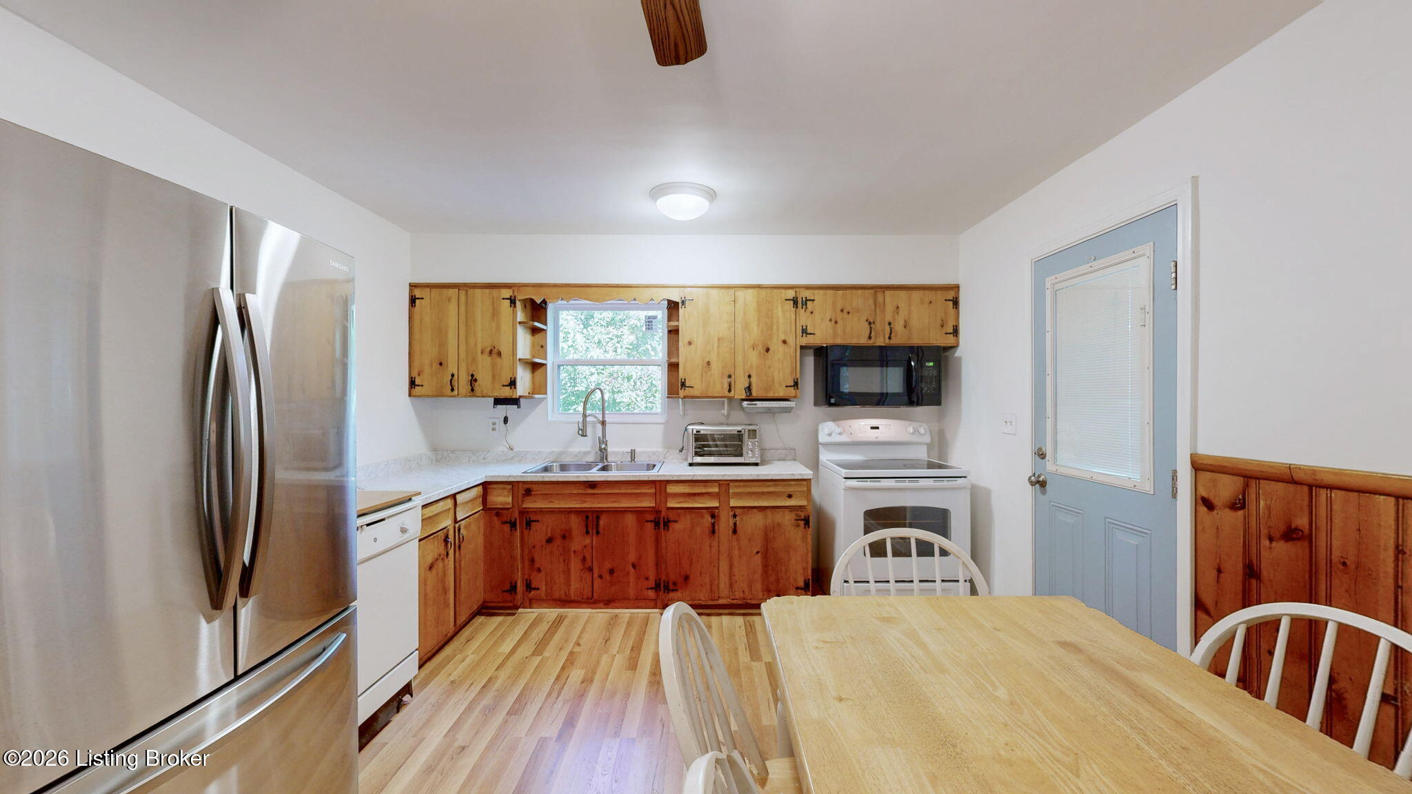 9212 Vevey Rd Property Photo 12