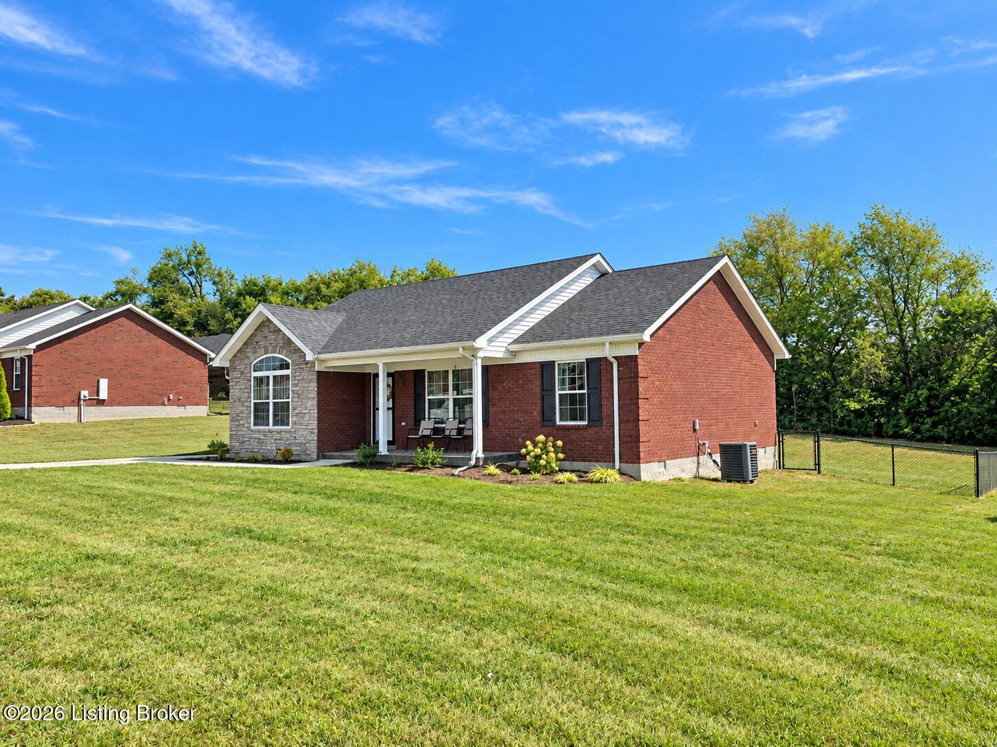 123 Iroquois Trail Property Photo 2