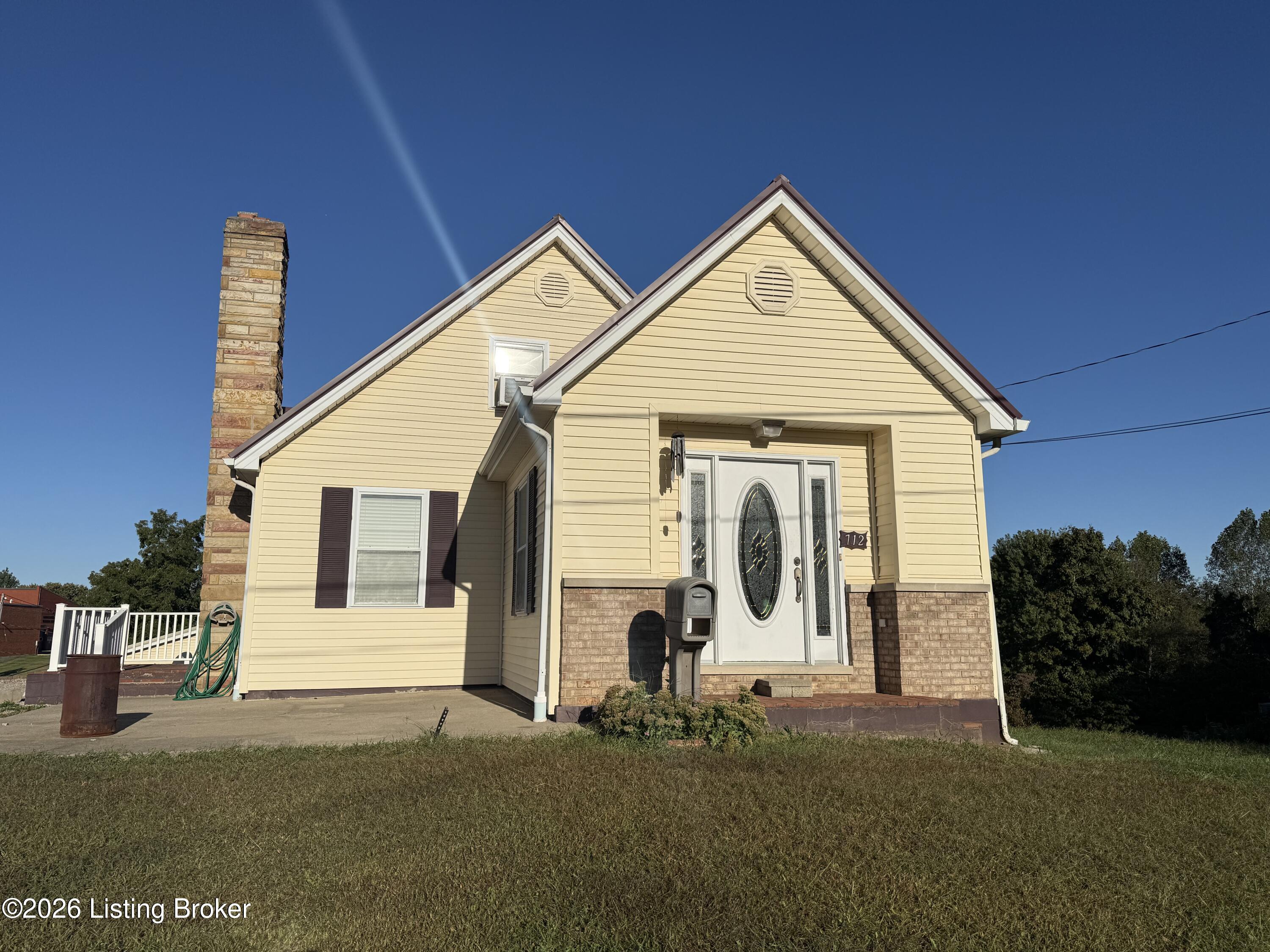 712 Old State Rd Property Photo 1