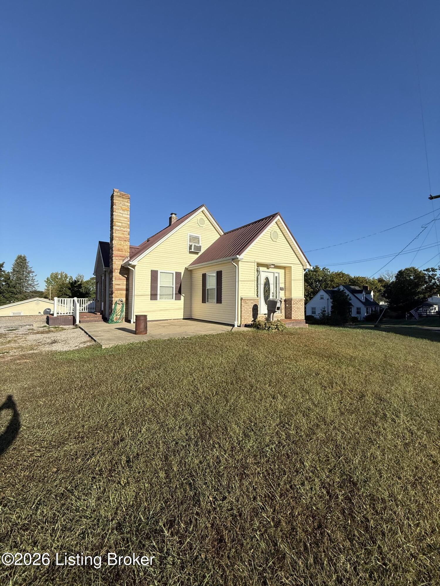 712 Old State Rd Property Photo 2