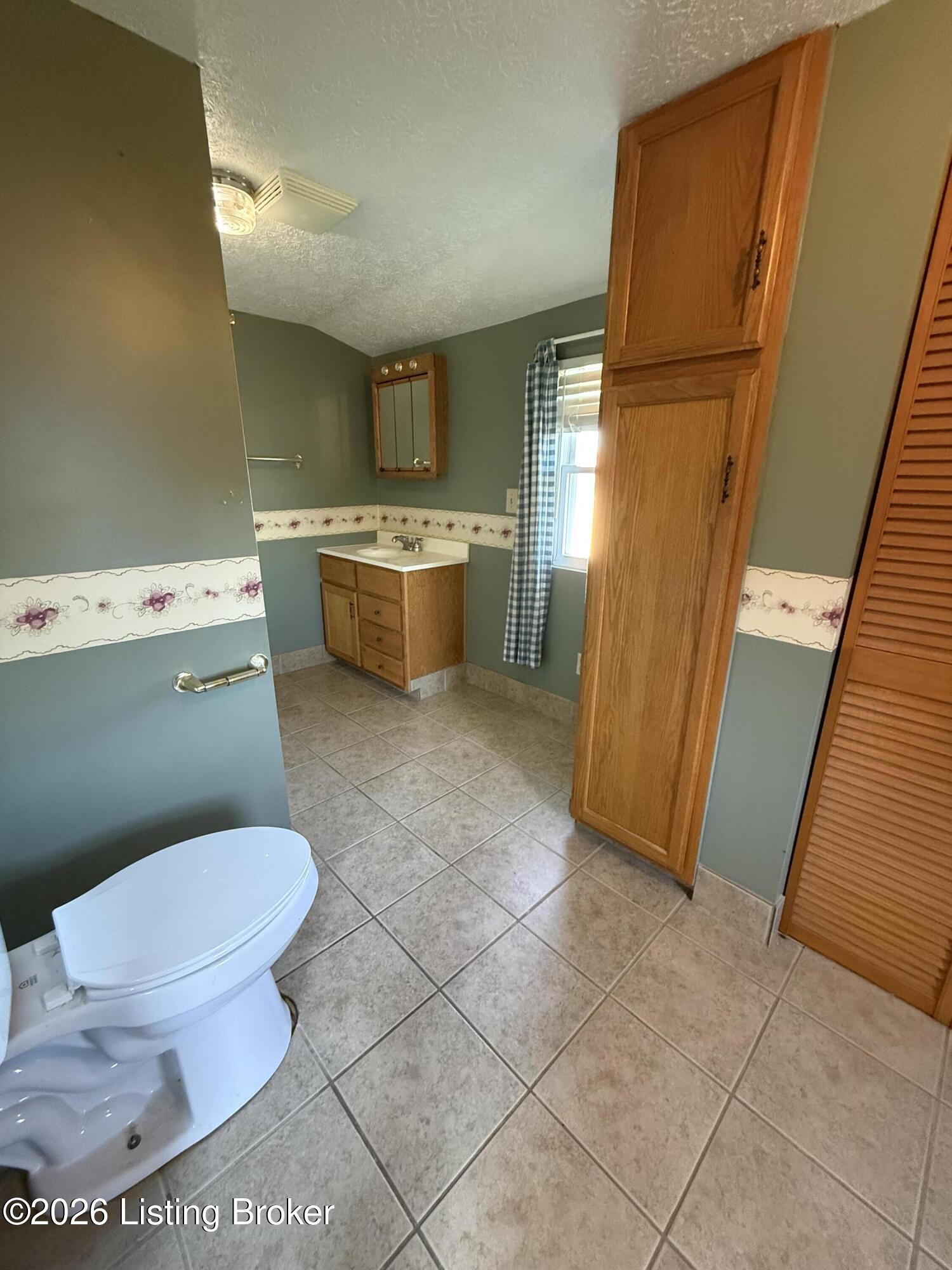712 Old State Rd Property Photo 18
