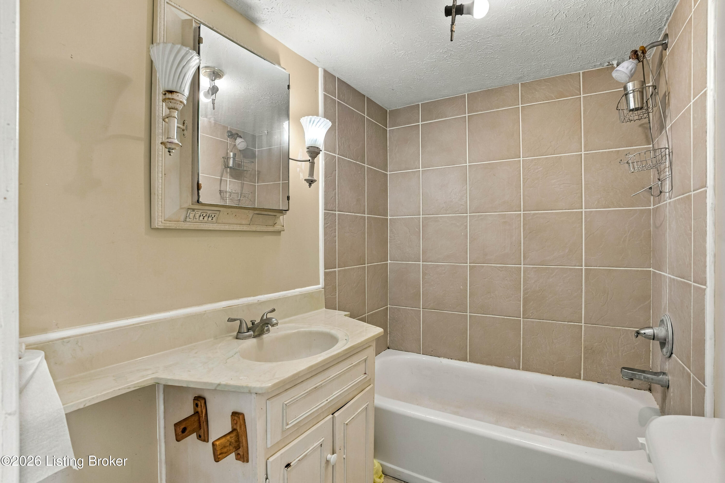 282 Clear Creek Rd Property Photo 34
