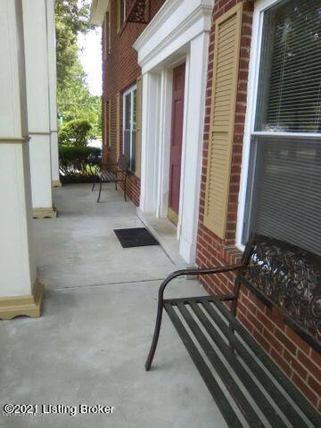 246 Chenoweth Ln Property Photo 3