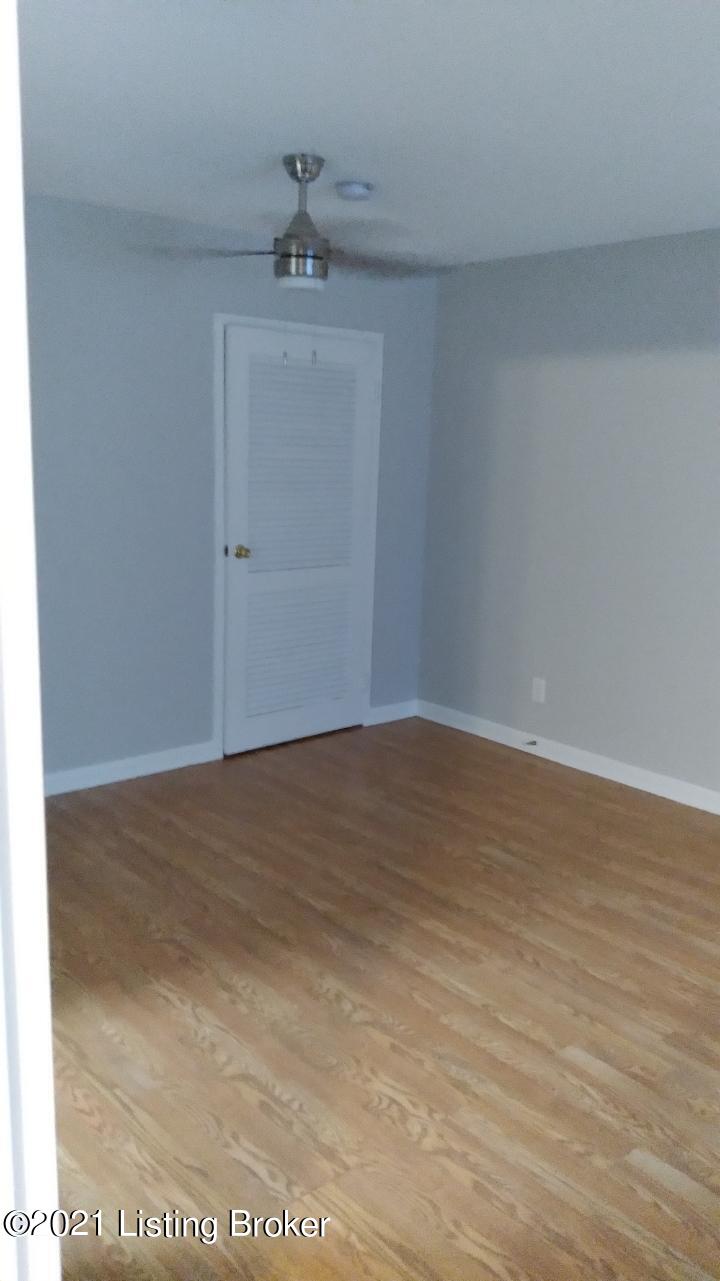 246 Chenoweth Ln Property Photo 5
