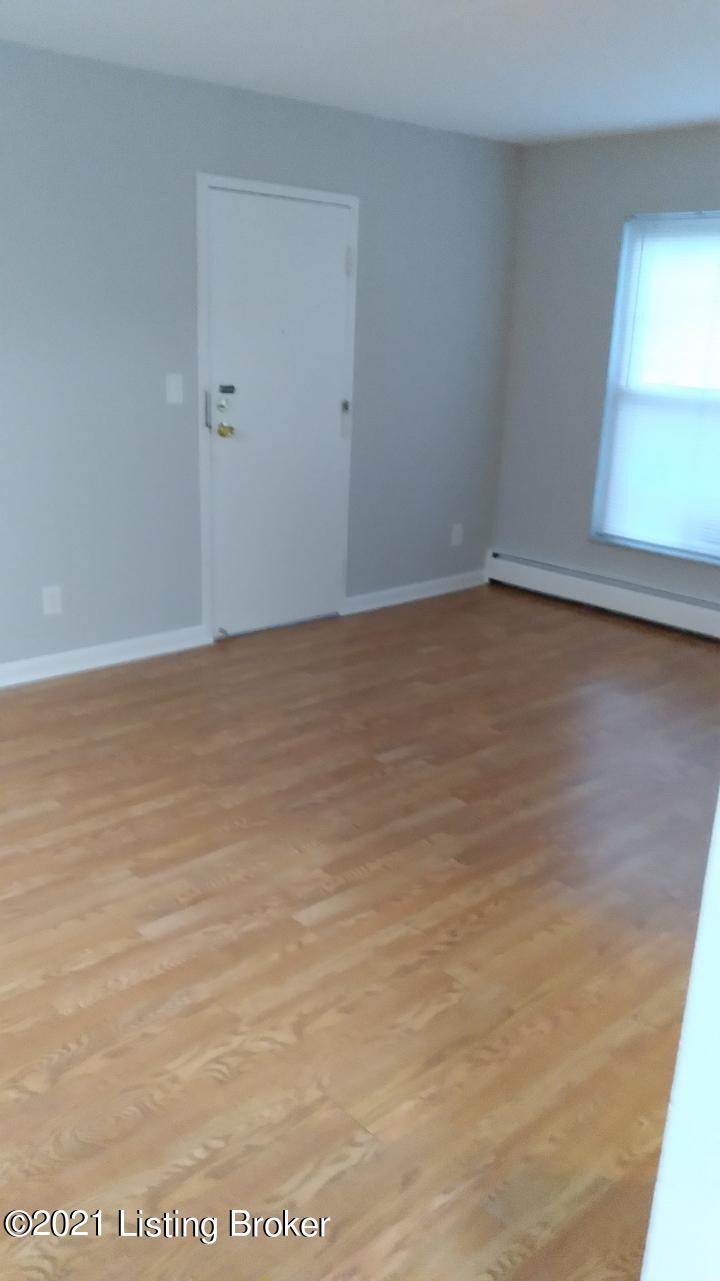 246 Chenoweth Ln Property Photo 6