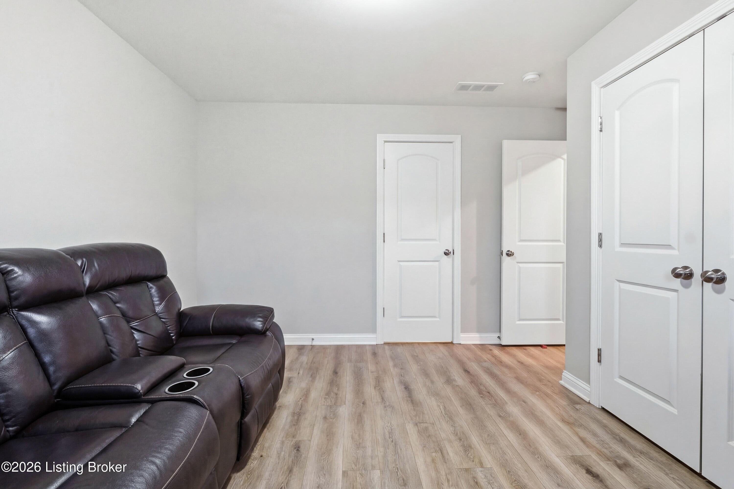 6724 Eagle Wood Dr Property Photo 8