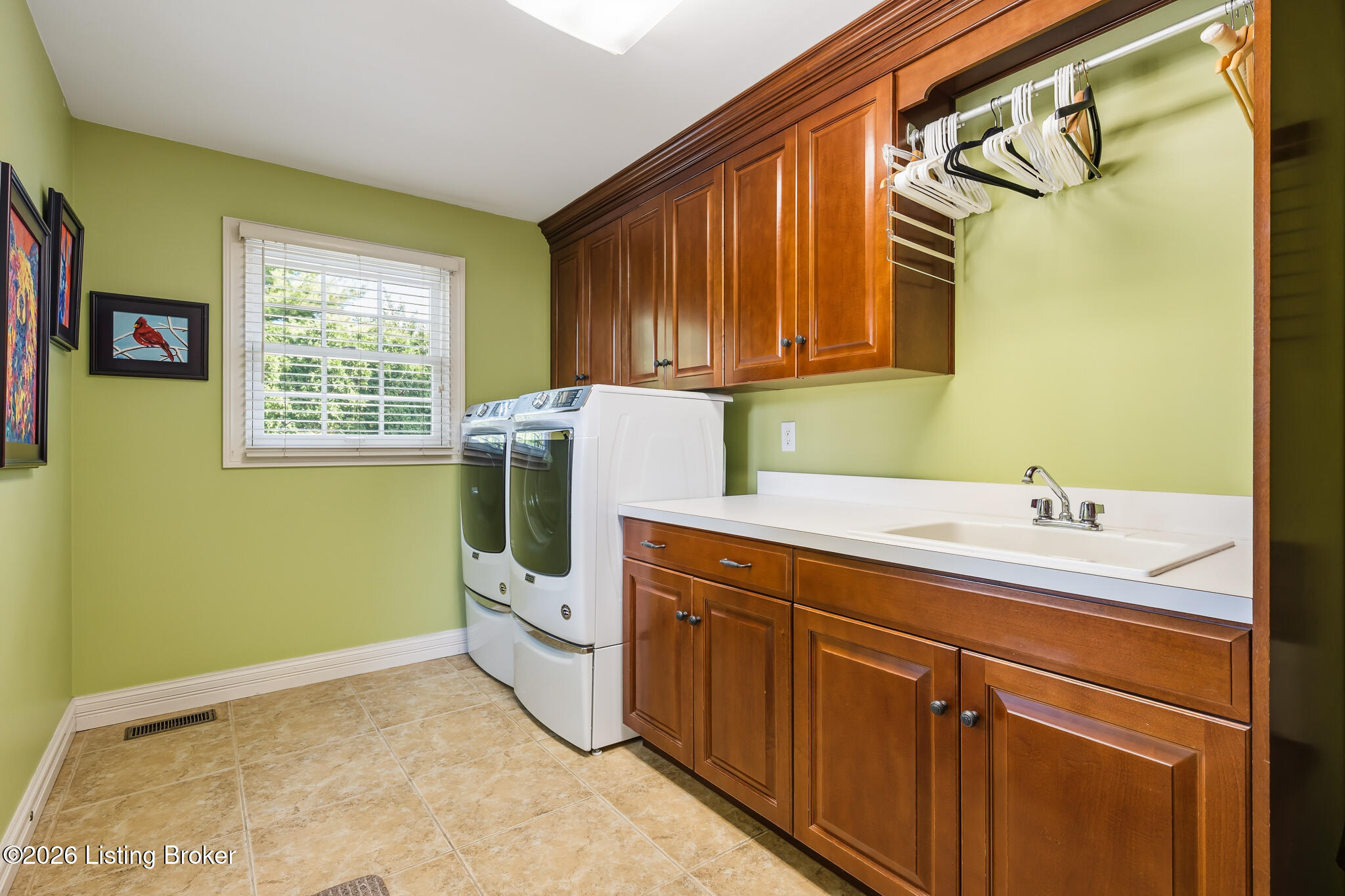 2203 Merrick Rd Property Photo 21