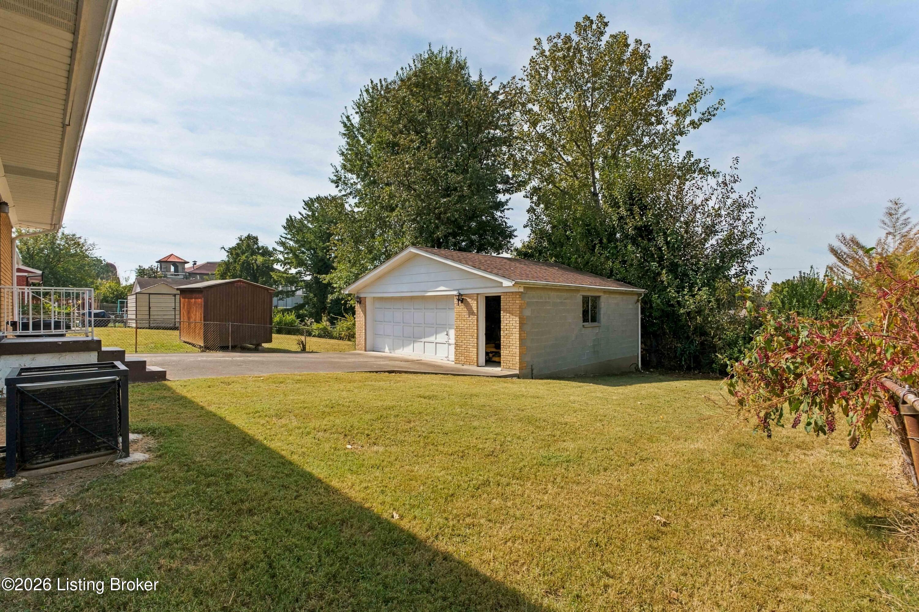 1310 S 43rd St Property Photo 39