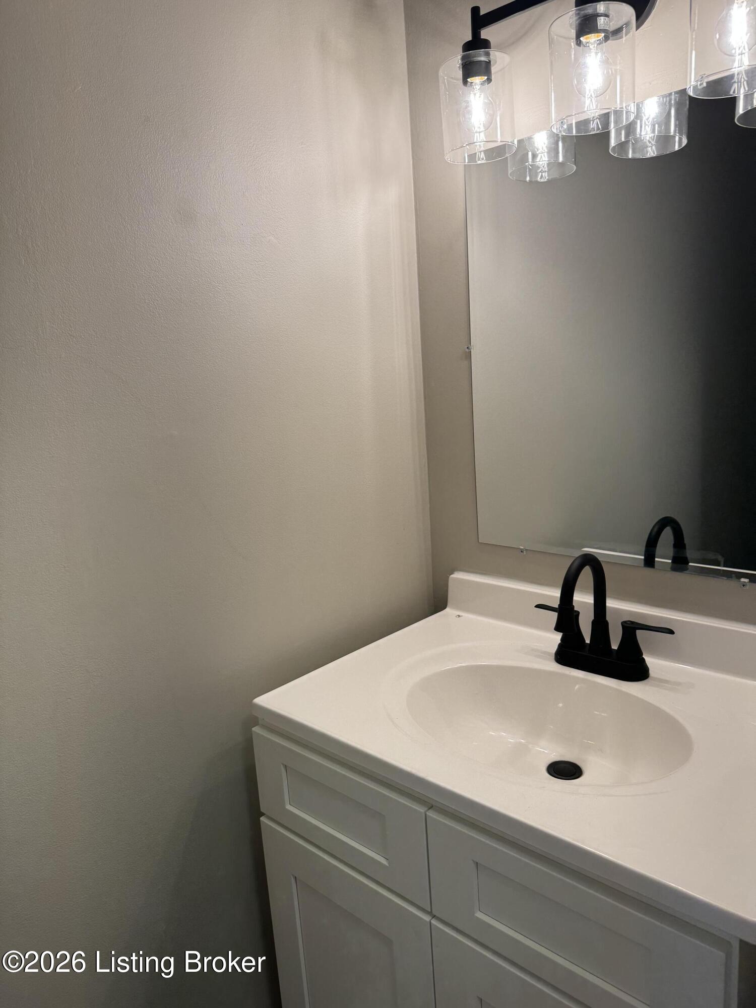1122 Grayson St Property Photo 14