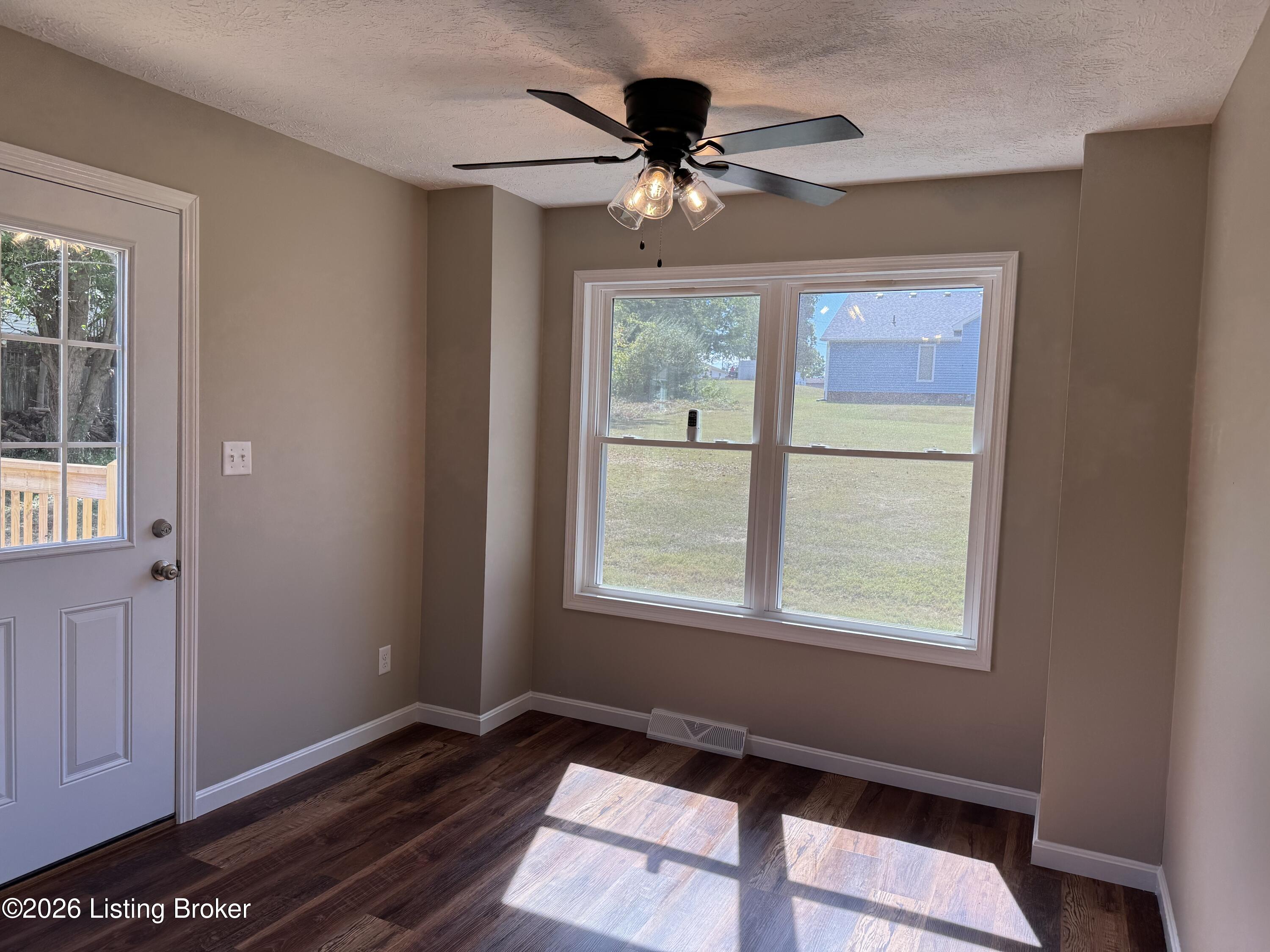 1122 Grayson St Property Photo 16