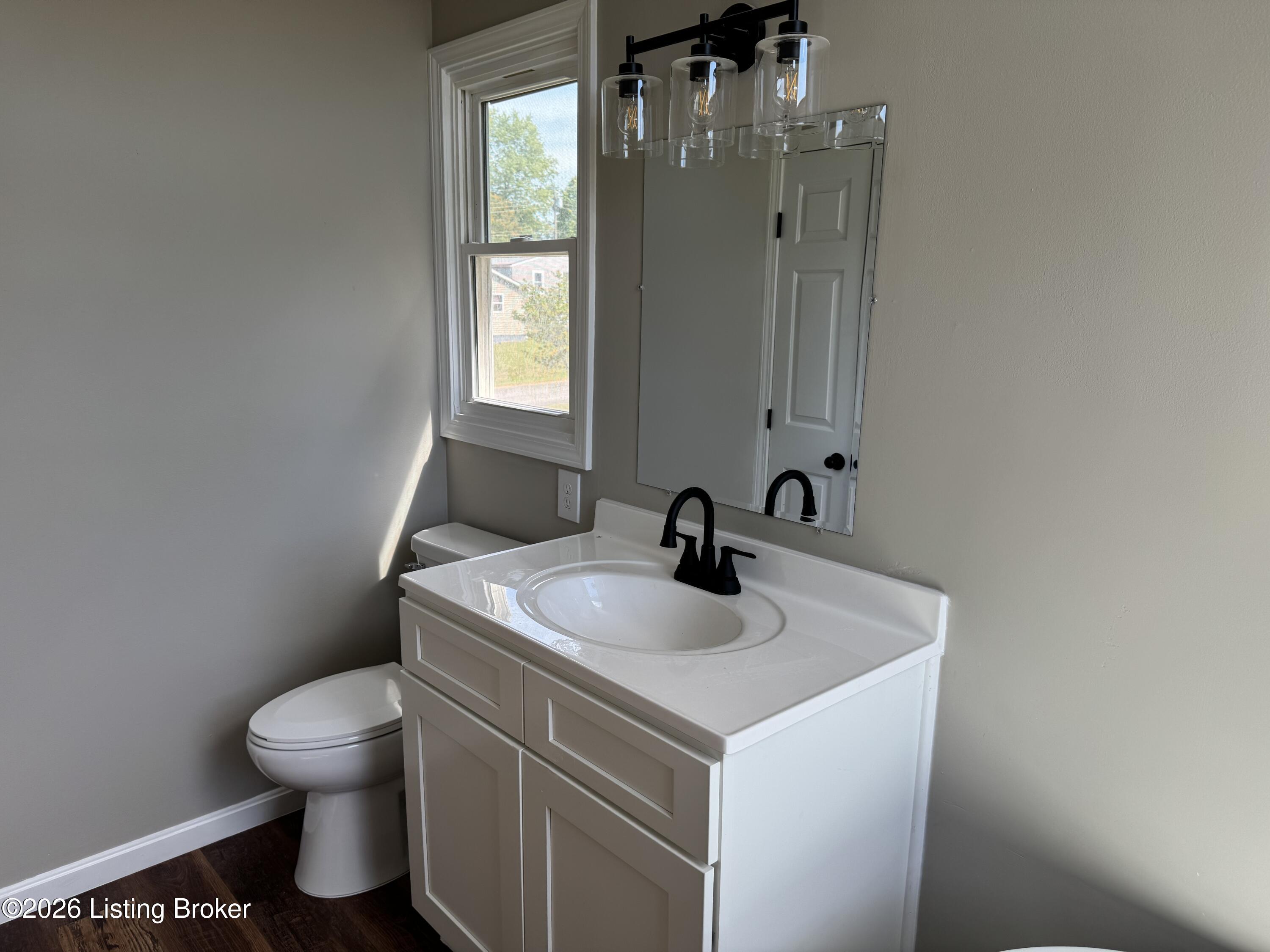 1122 Grayson St Property Photo 19