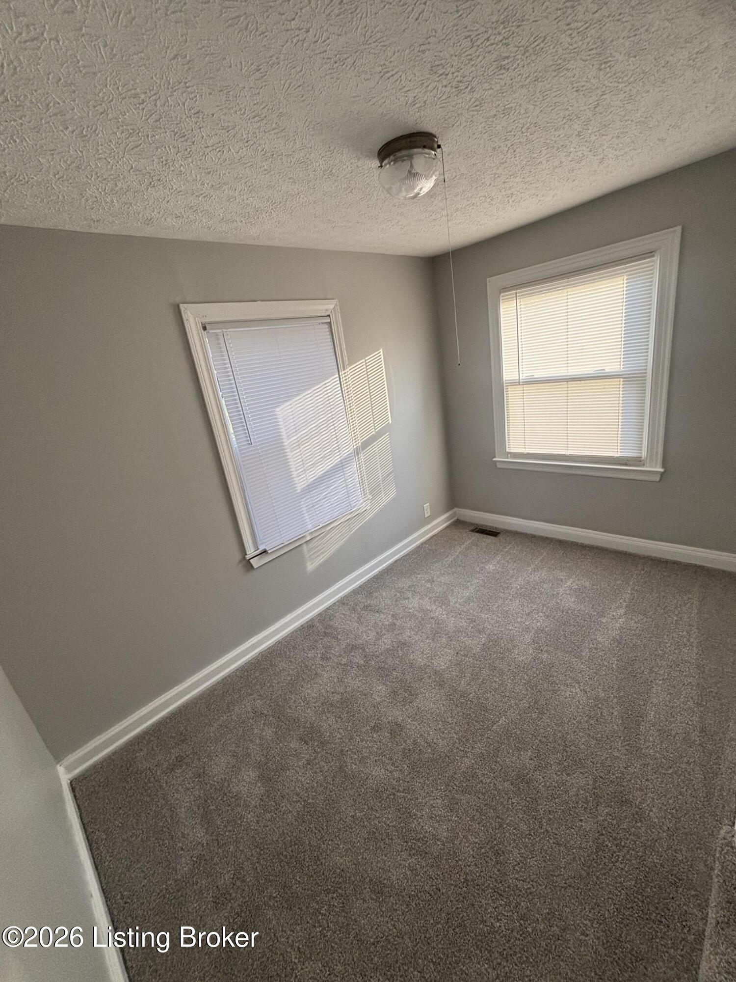 1220 Gilmore Ln Property Photo 5