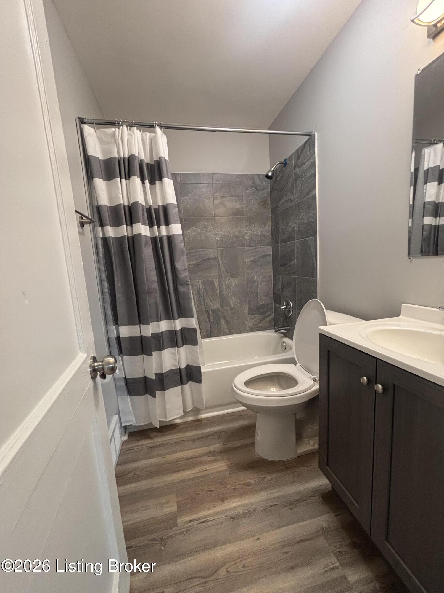 1220 Gilmore Ln Property Photo 6
