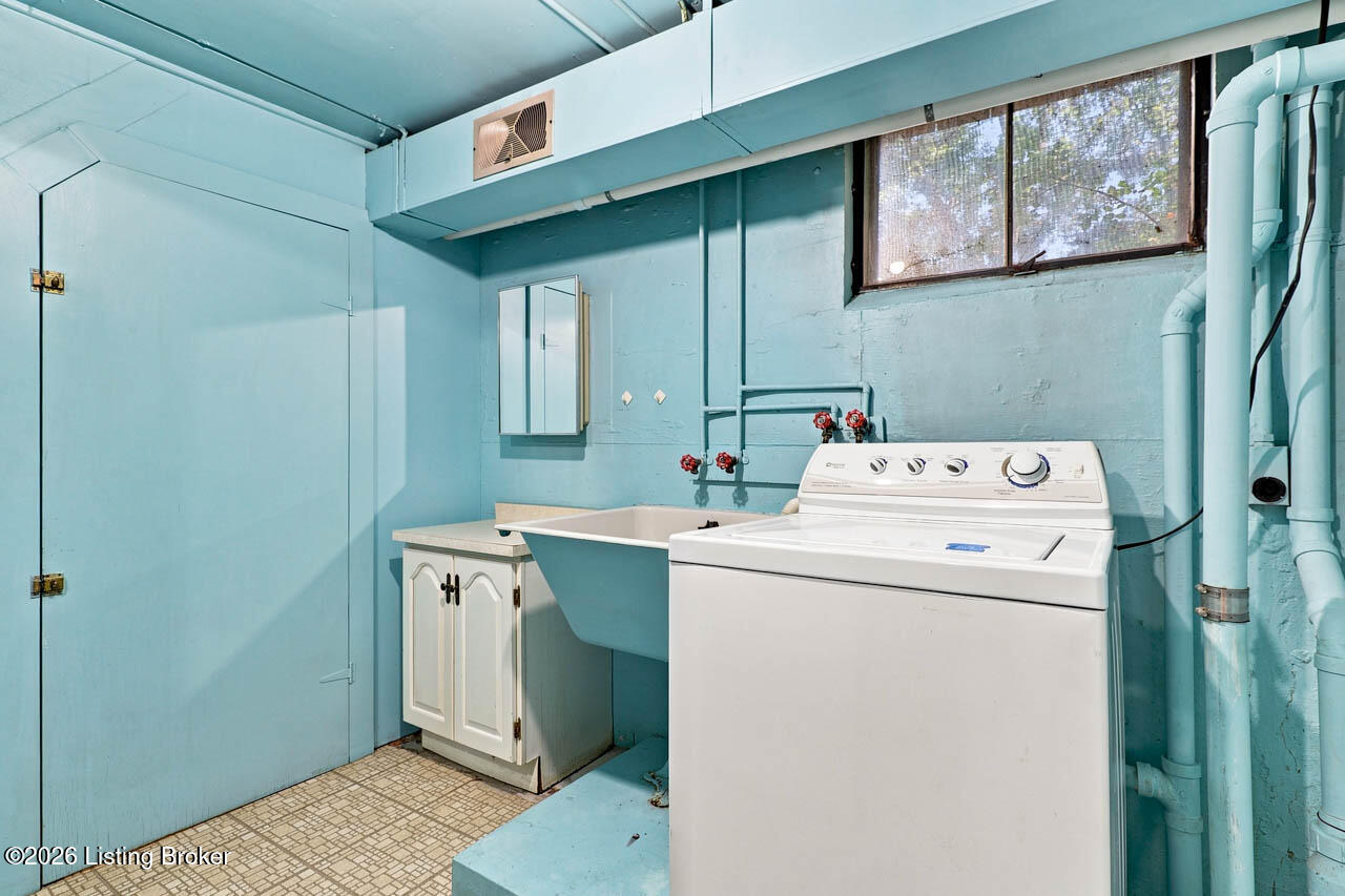 2232 Hawthorne Ave Property Photo 42
