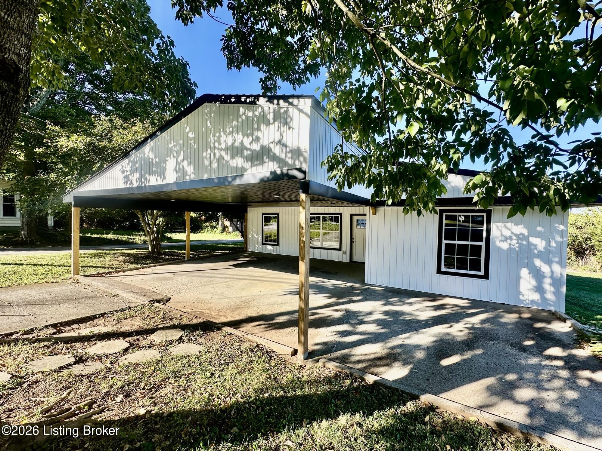 105 Hayward Rd Property Photo 2