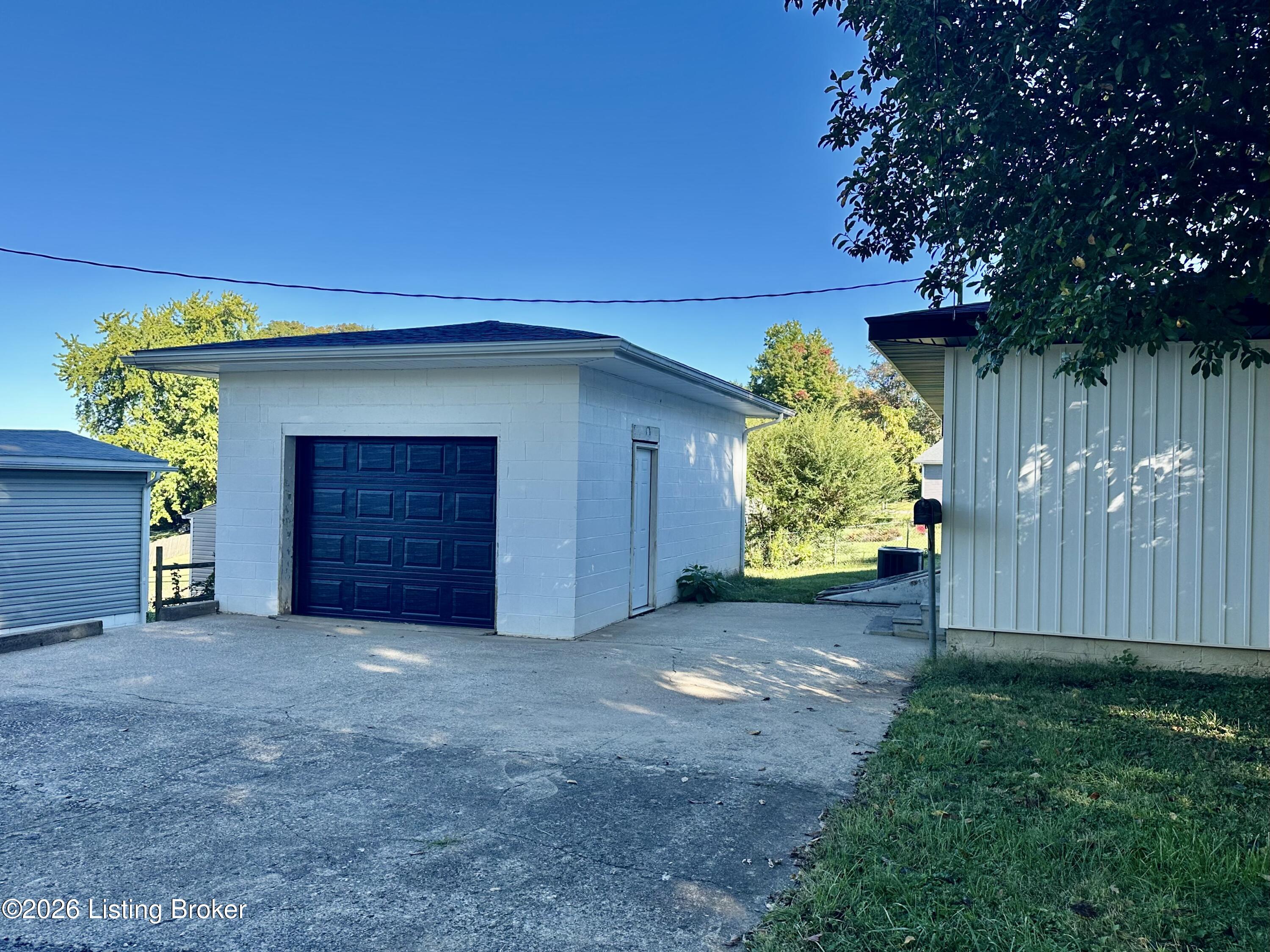 105 Hayward Rd Property Photo 26