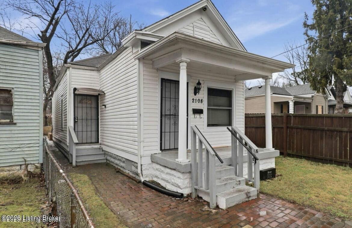 2108 Wilson Ave Property Photo 3