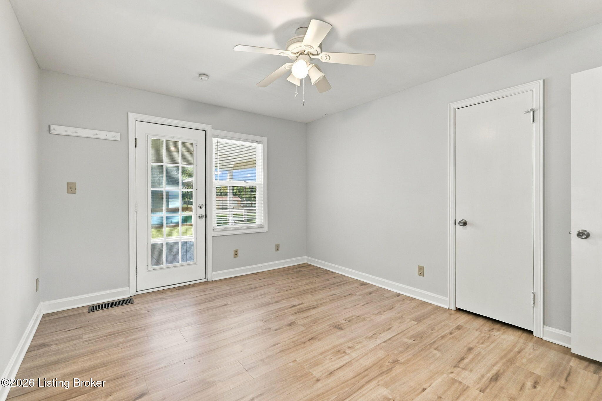 8022 Watterson Trail Property Photo 19