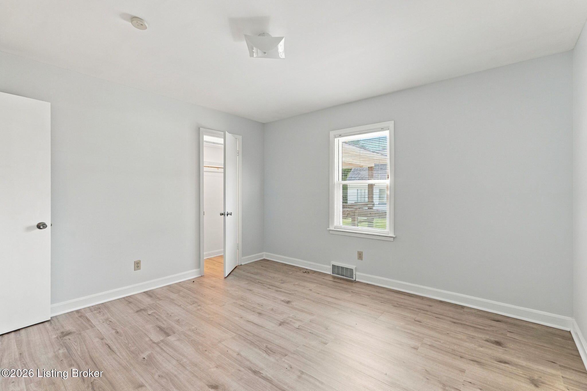 8022 Watterson Trail Property Photo 35