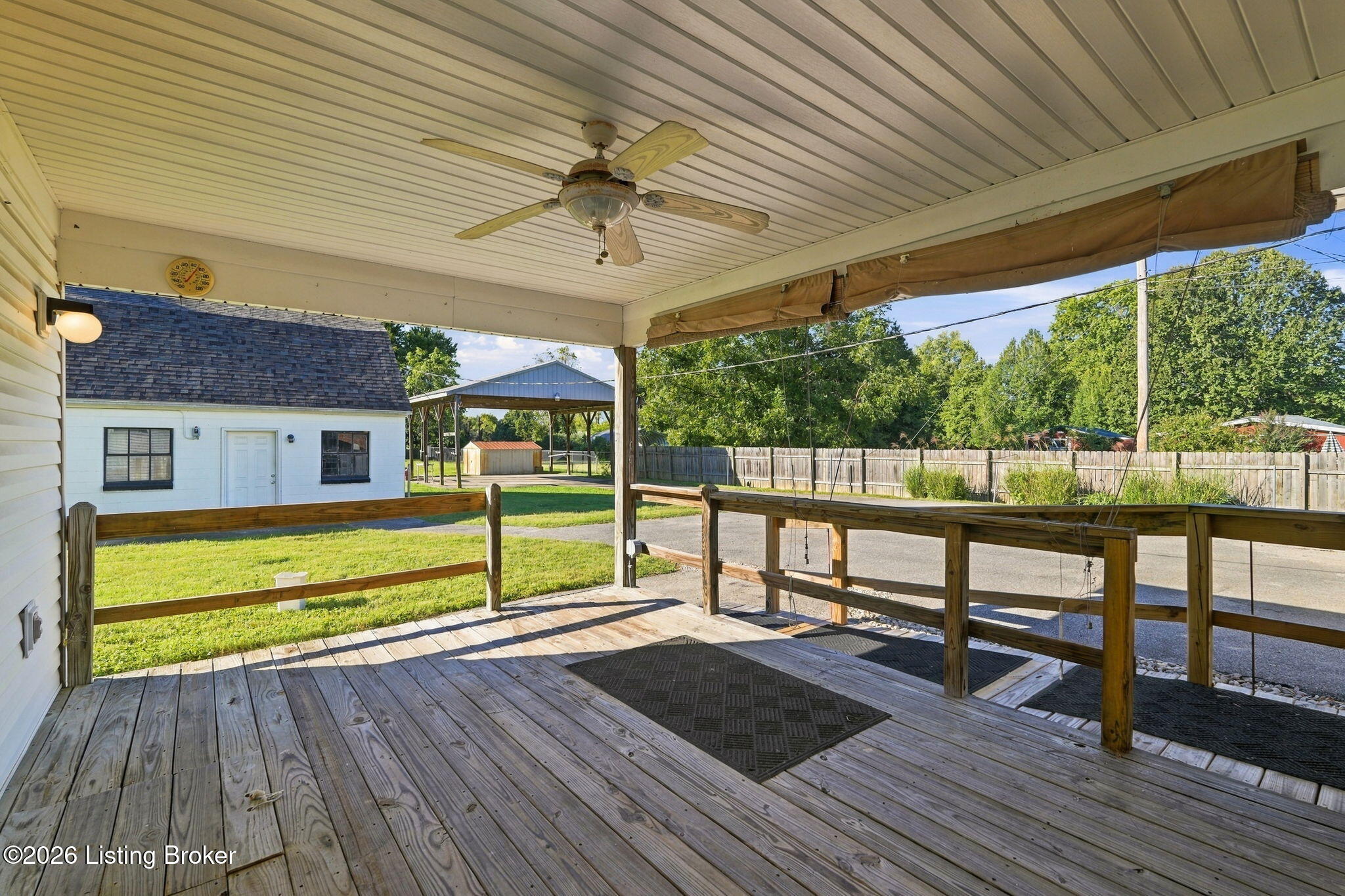 8022 Watterson Trail Property Photo 37
