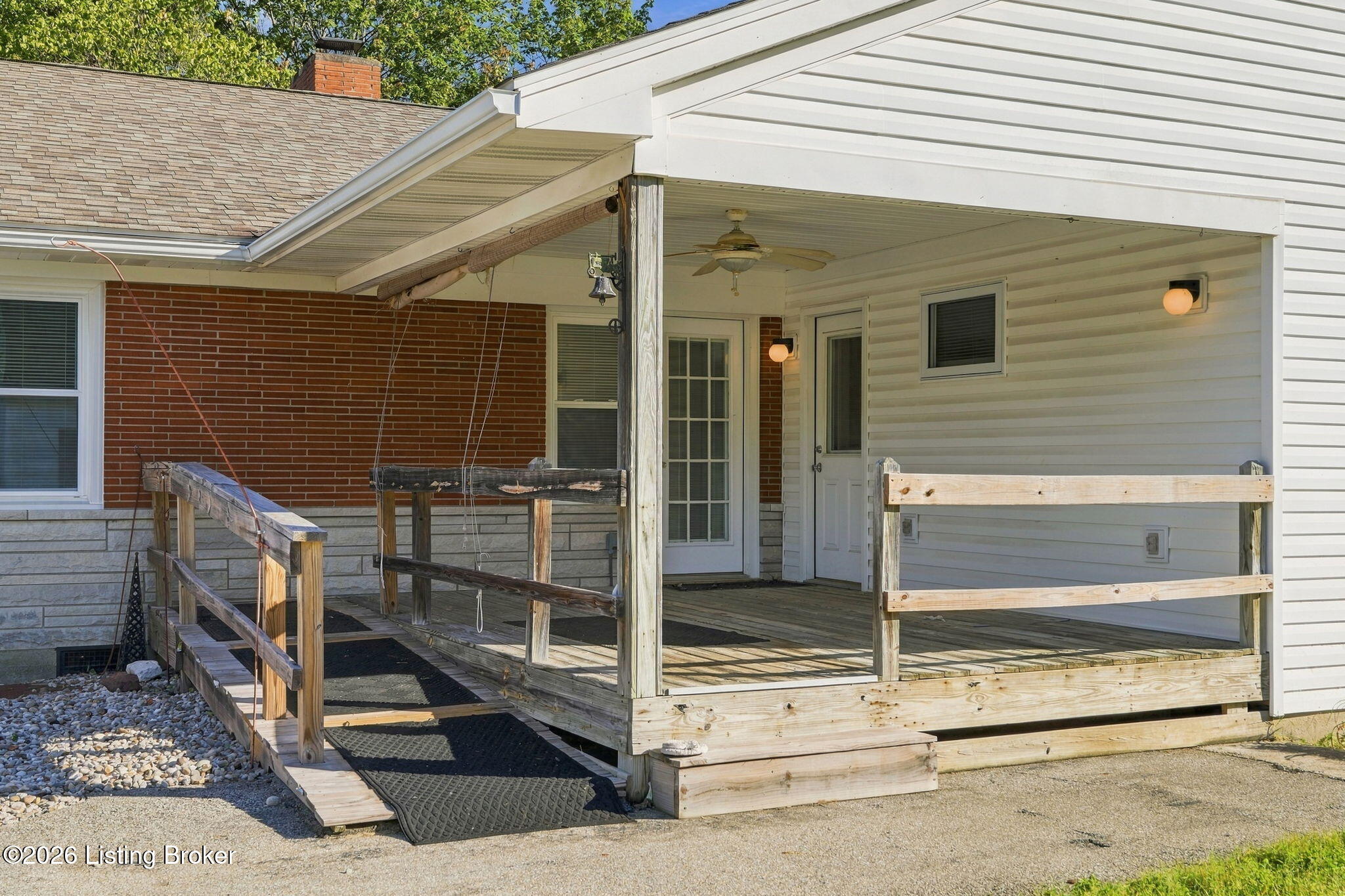 8022 Watterson Trail Property Photo 38
