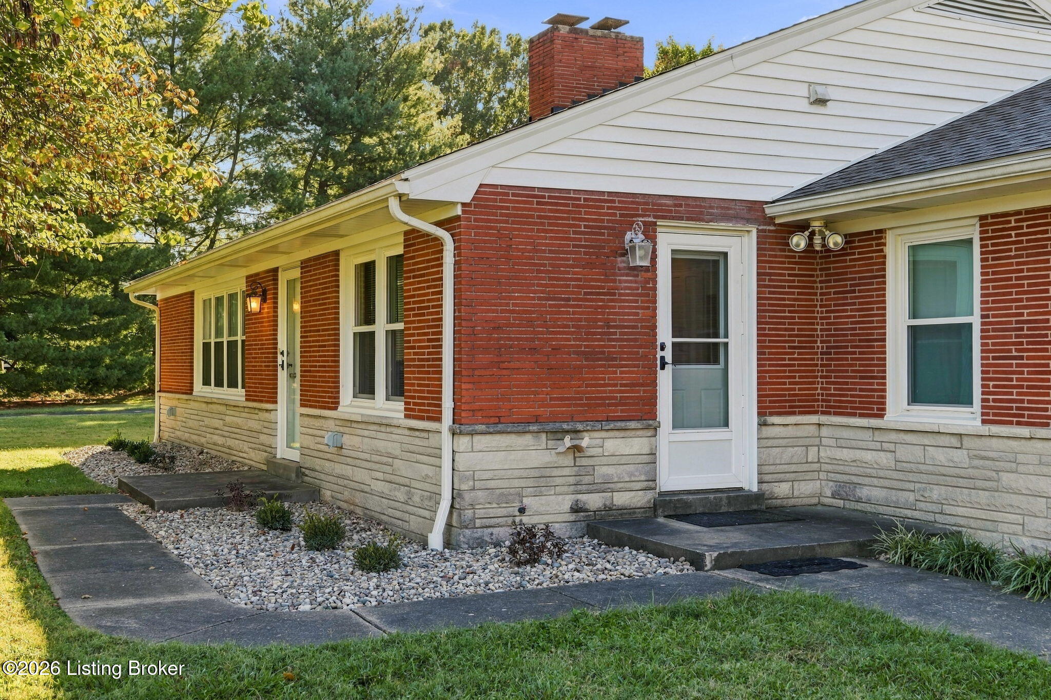 8022 Watterson Trail Property Photo 39