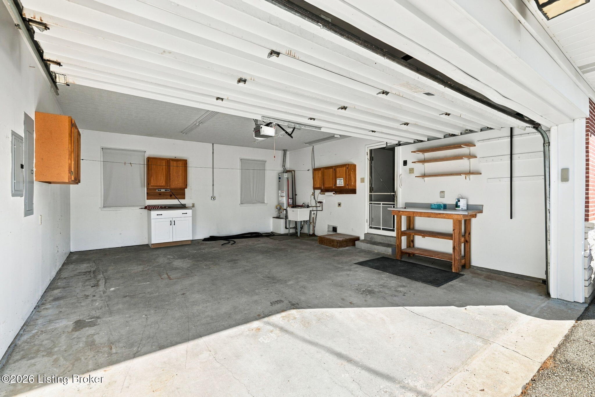 8022 Watterson Trail Property Photo 40