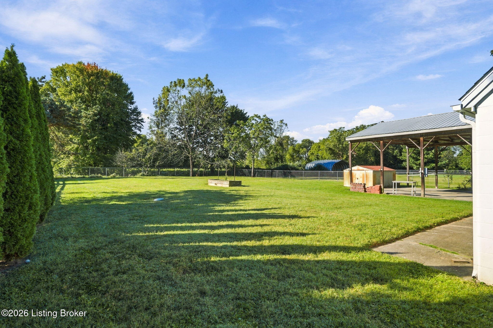 8022 Watterson Trail Property Photo 46