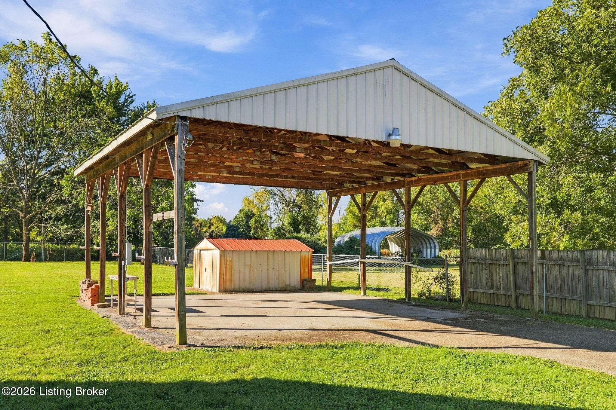 8022 Watterson Trail Property Photo 49