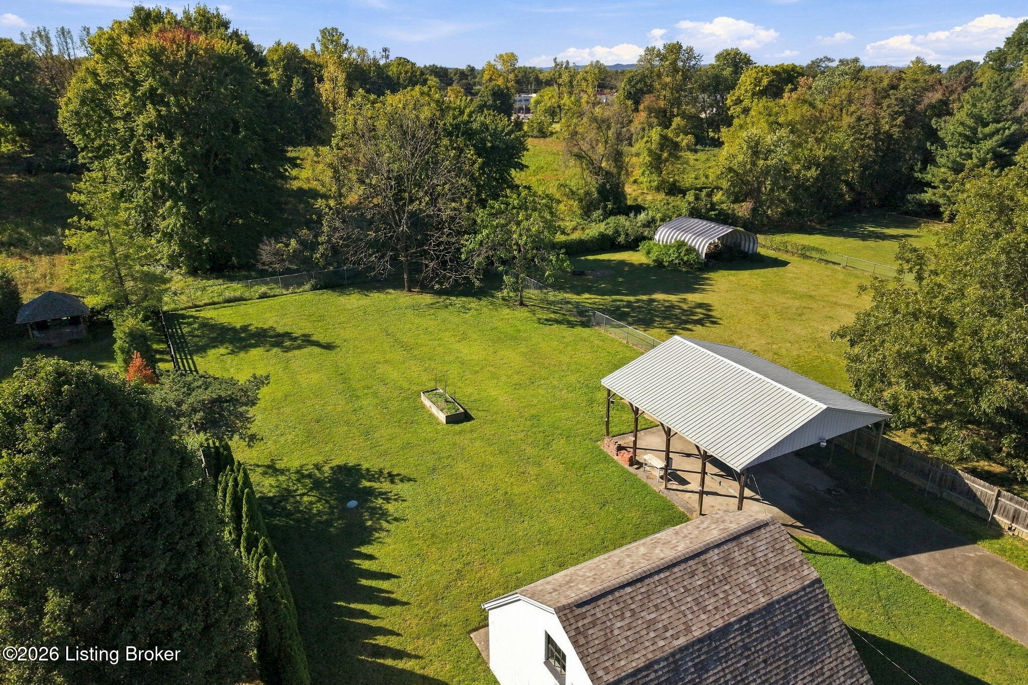 8022 Watterson Trail Property Photo 54