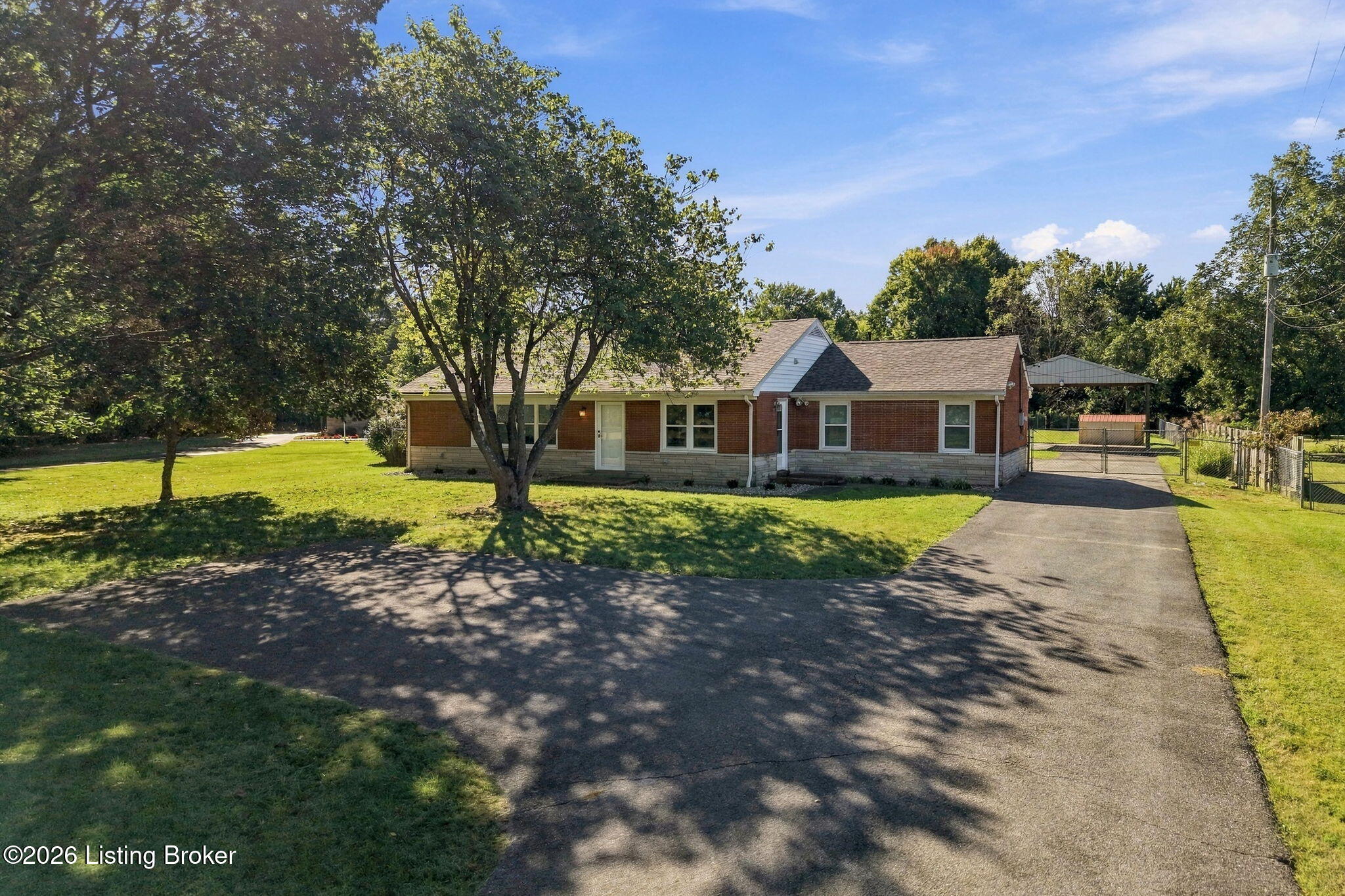 8022 Watterson Trail Property Photo 58