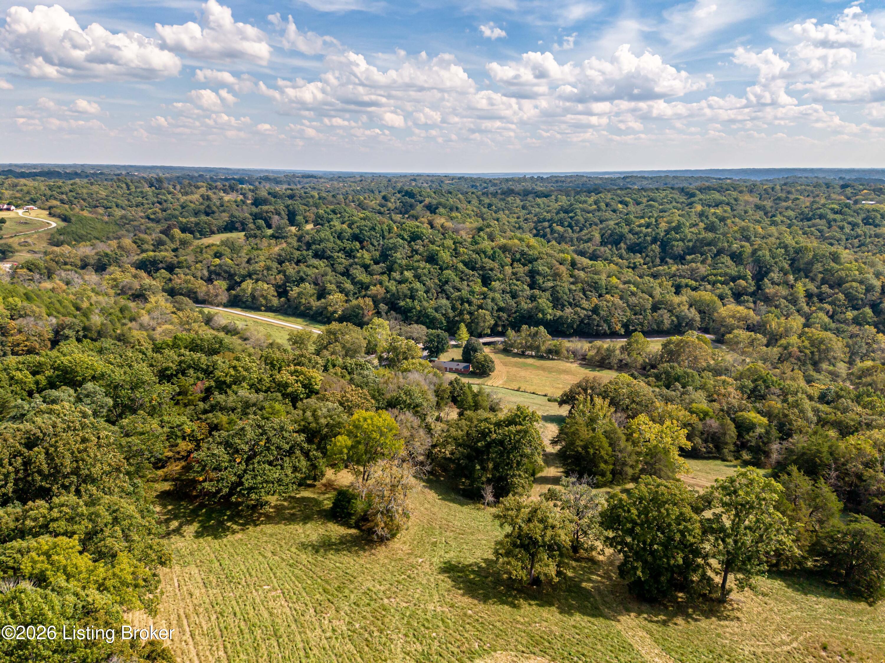 1 Pineview Ct Property Photo 3