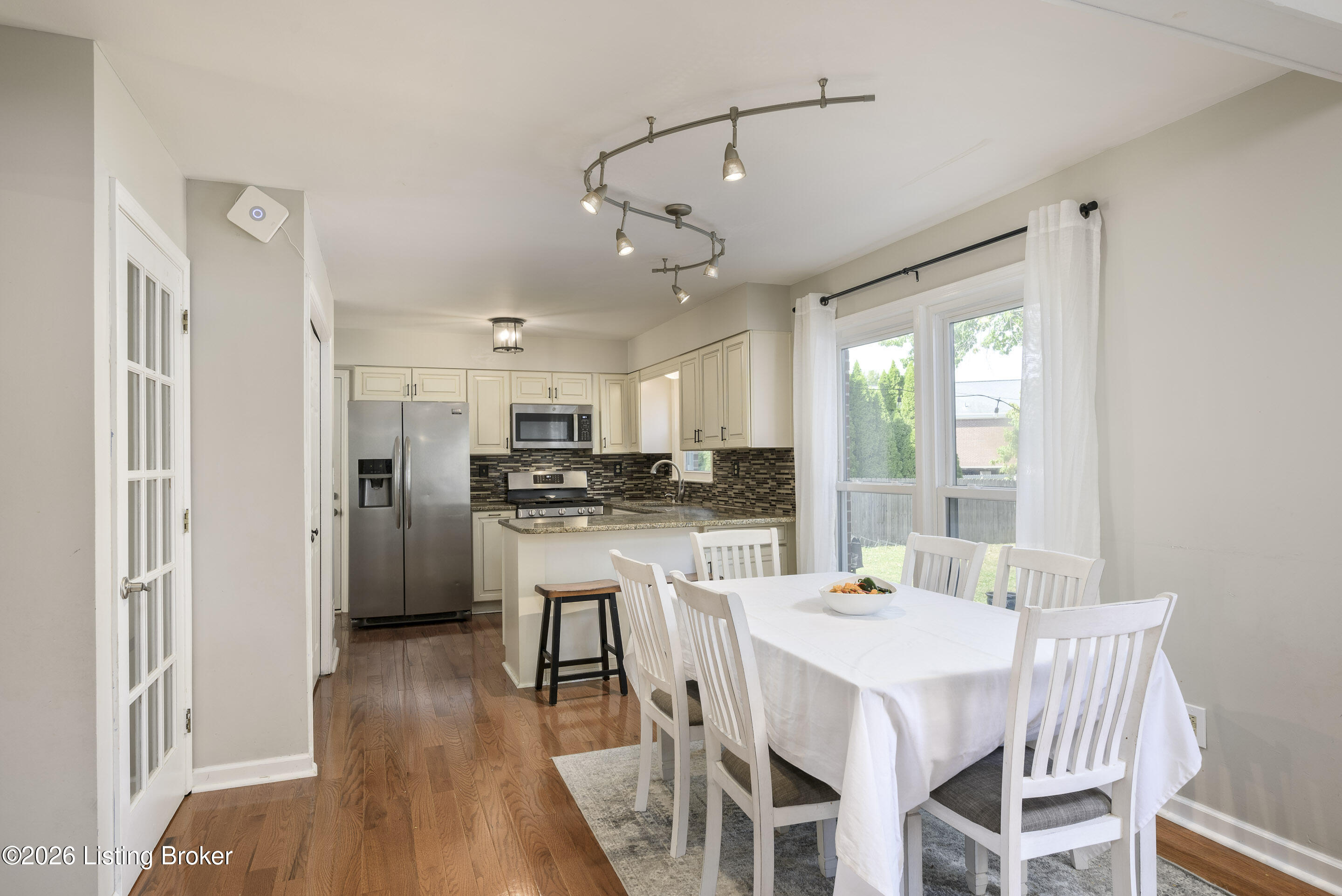 8909 Duxbury Rd Property Photo 14