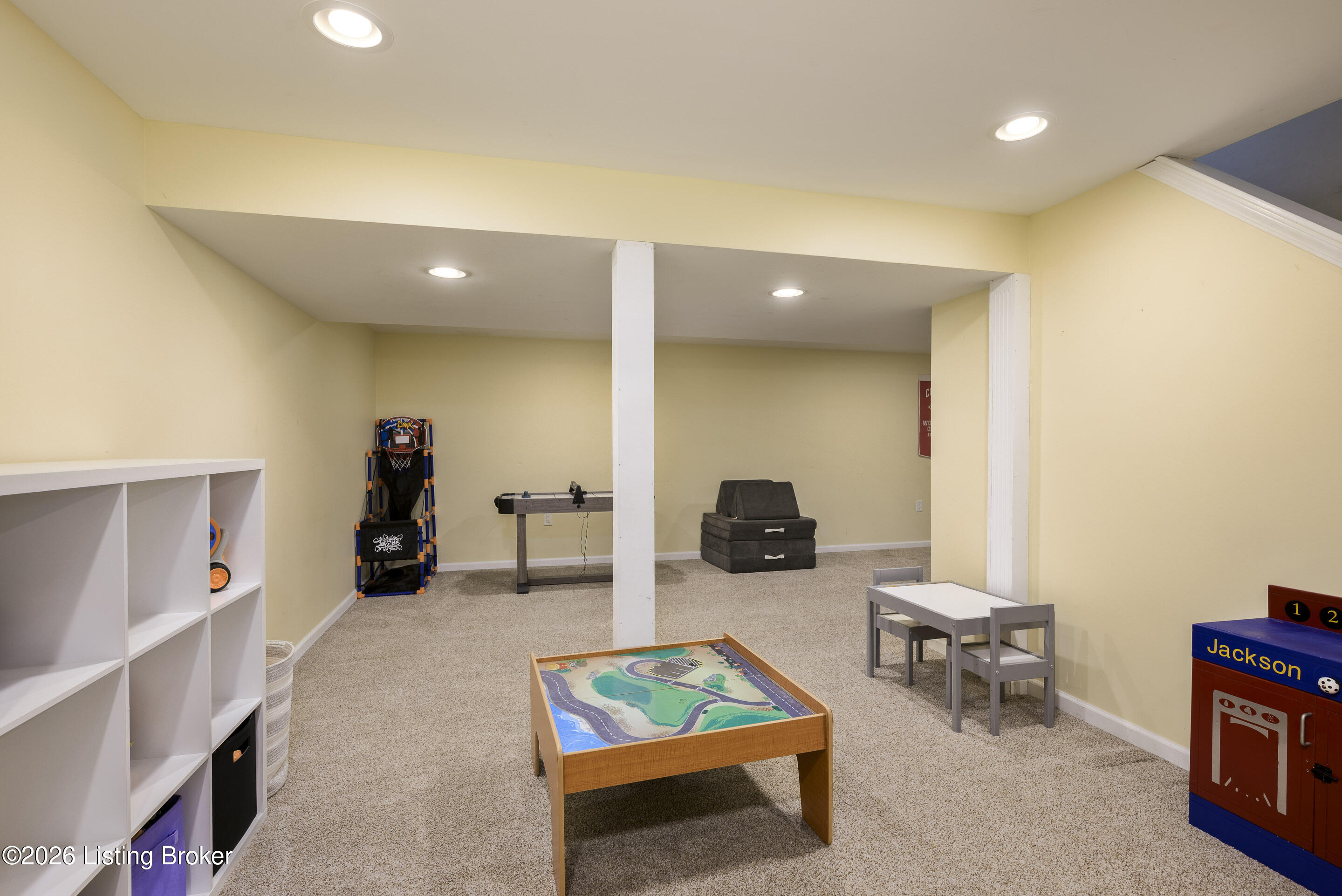 8909 Duxbury Rd Property Photo 29