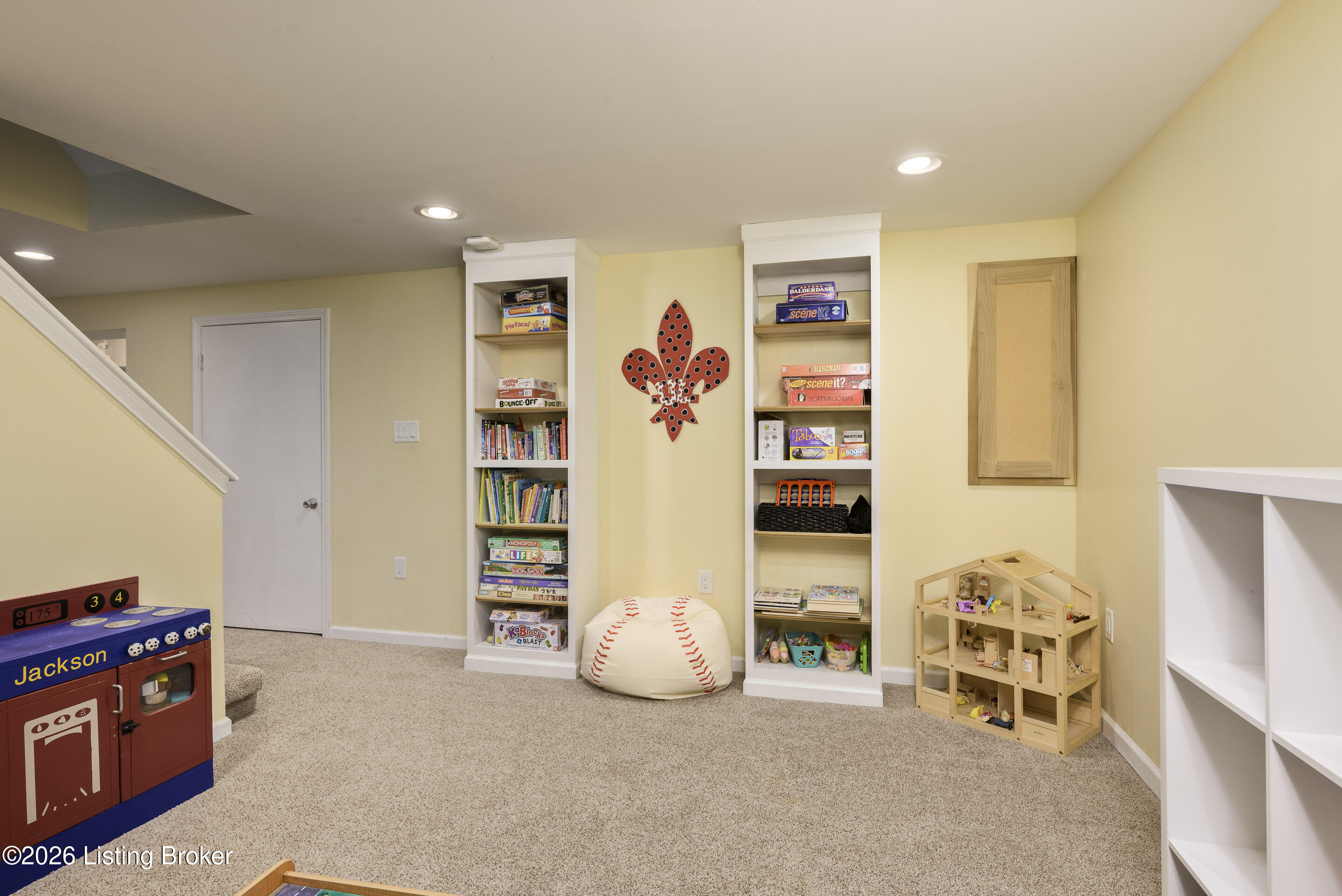 8909 Duxbury Rd Property Photo 30