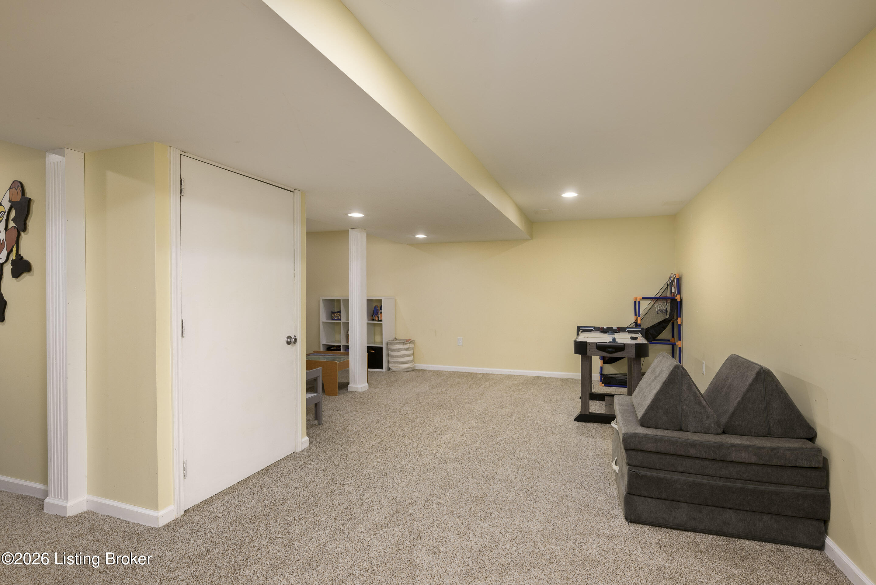 8909 Duxbury Rd Property Photo 31