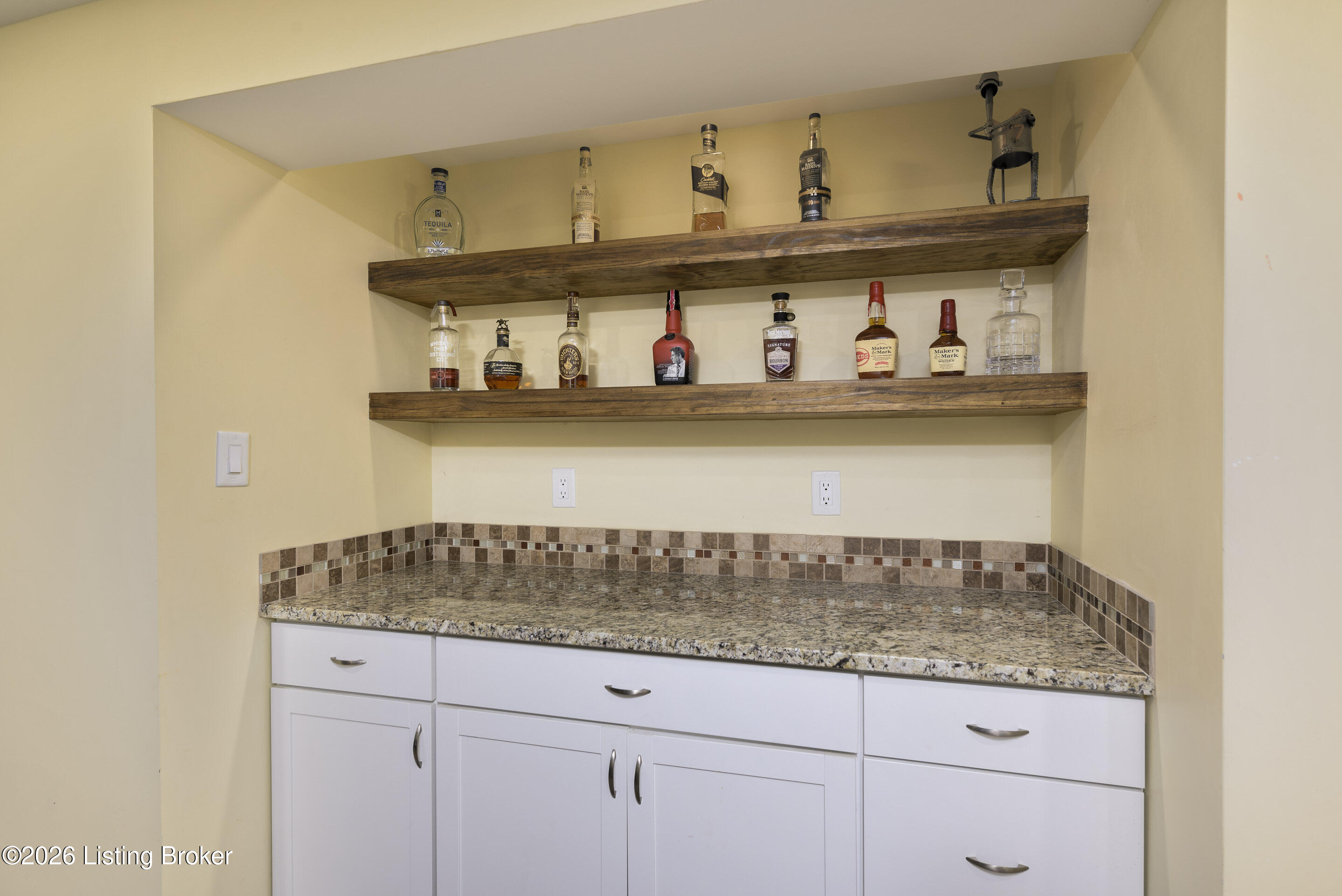 8909 Duxbury Rd Property Photo 35