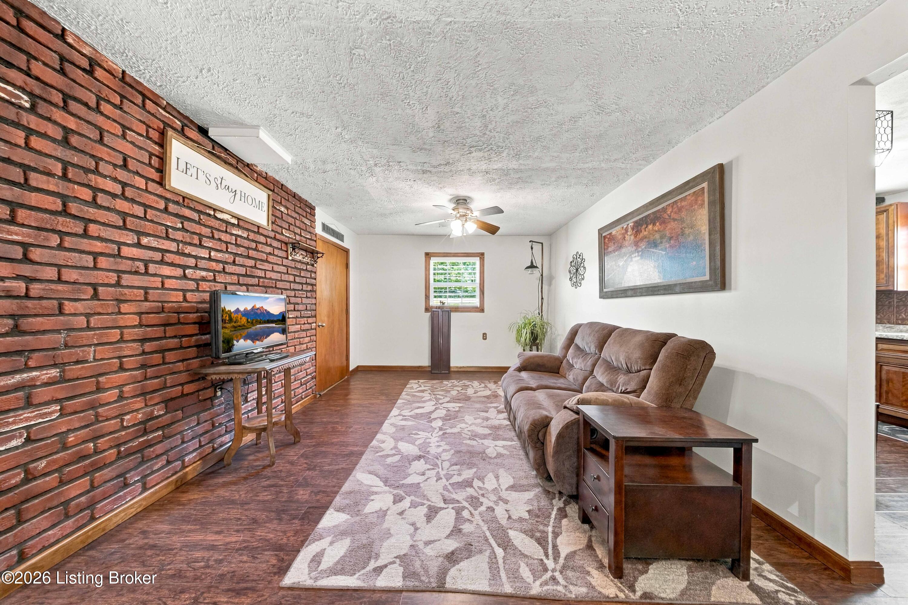 7386 Mt Eden Rd Property Photo 13