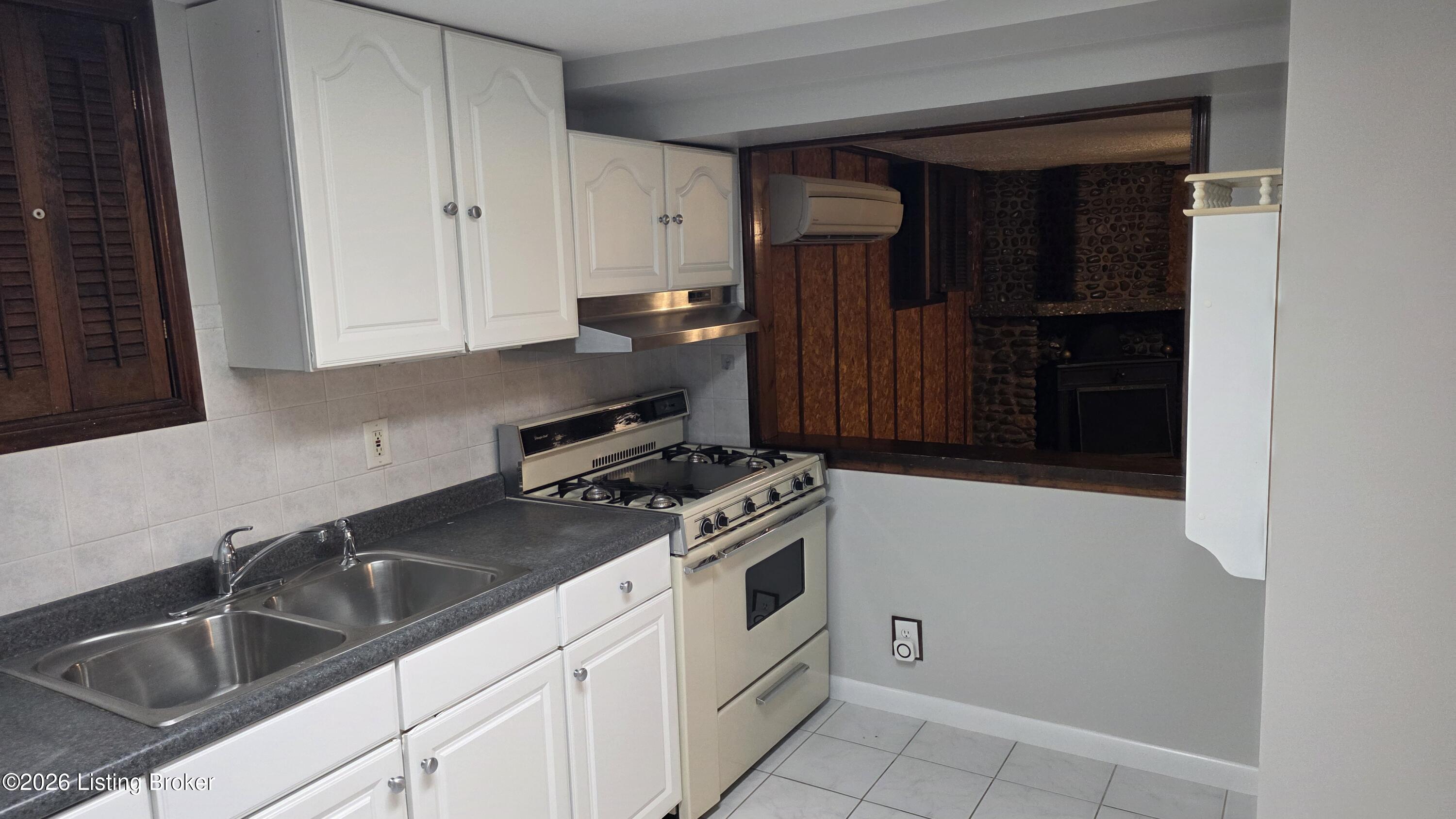 808 Packard Ave Property Photo 10