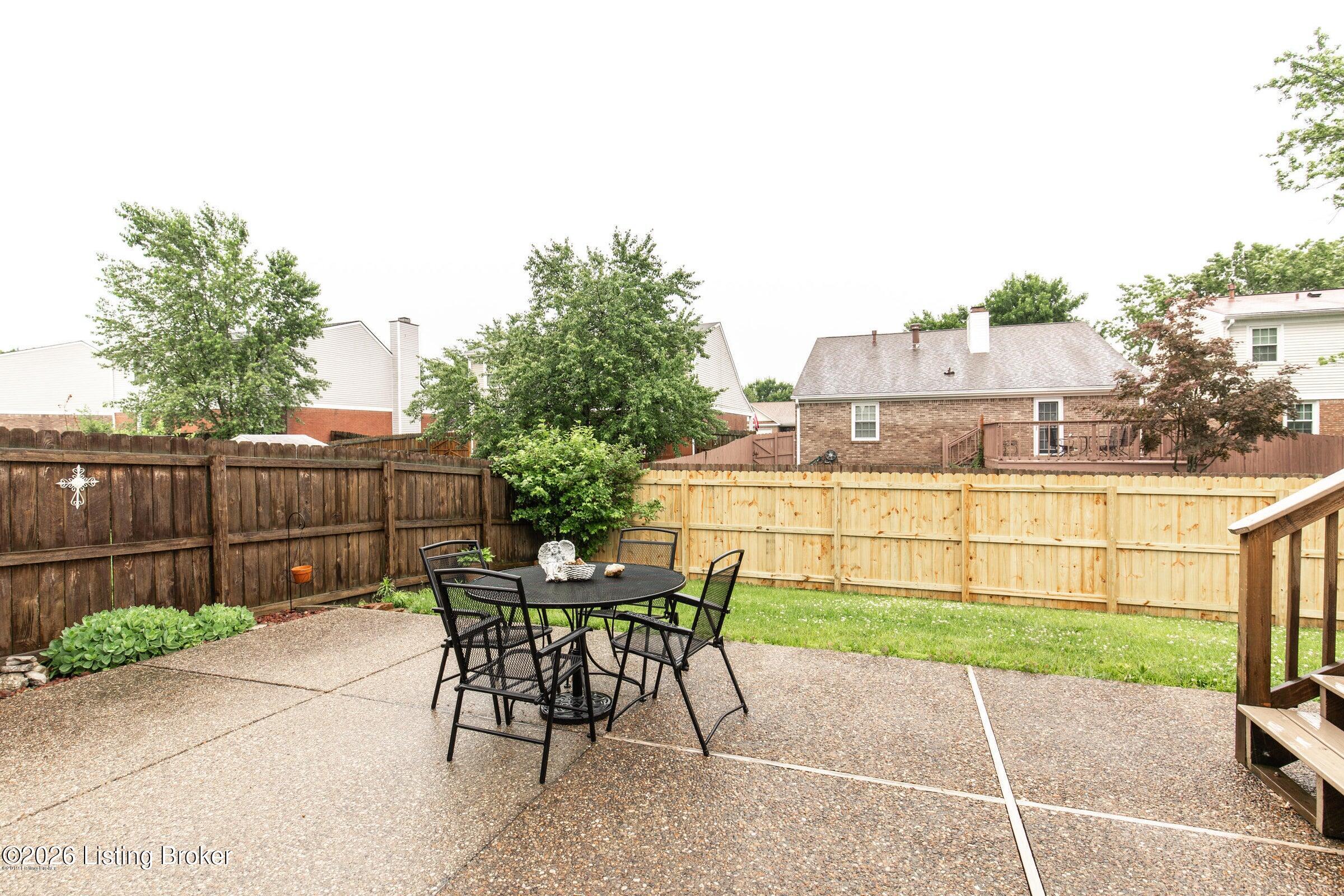 10206 Brownhurst Ct Property Photo 10