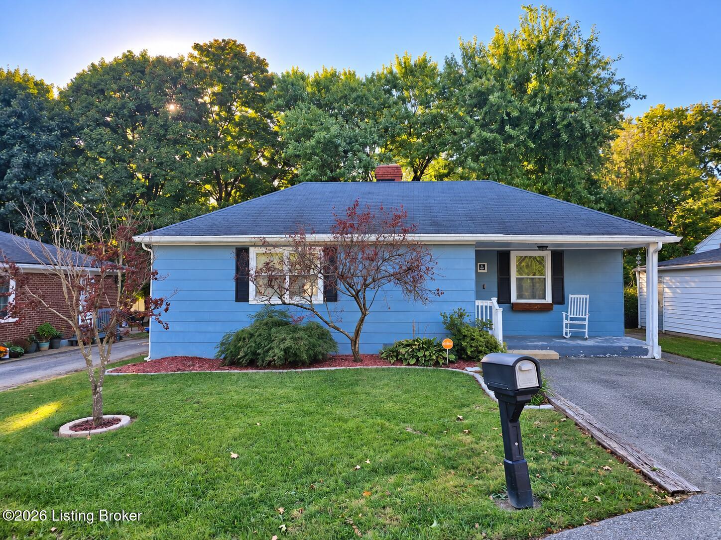 641 Southlawn Dr Property Photo 1
