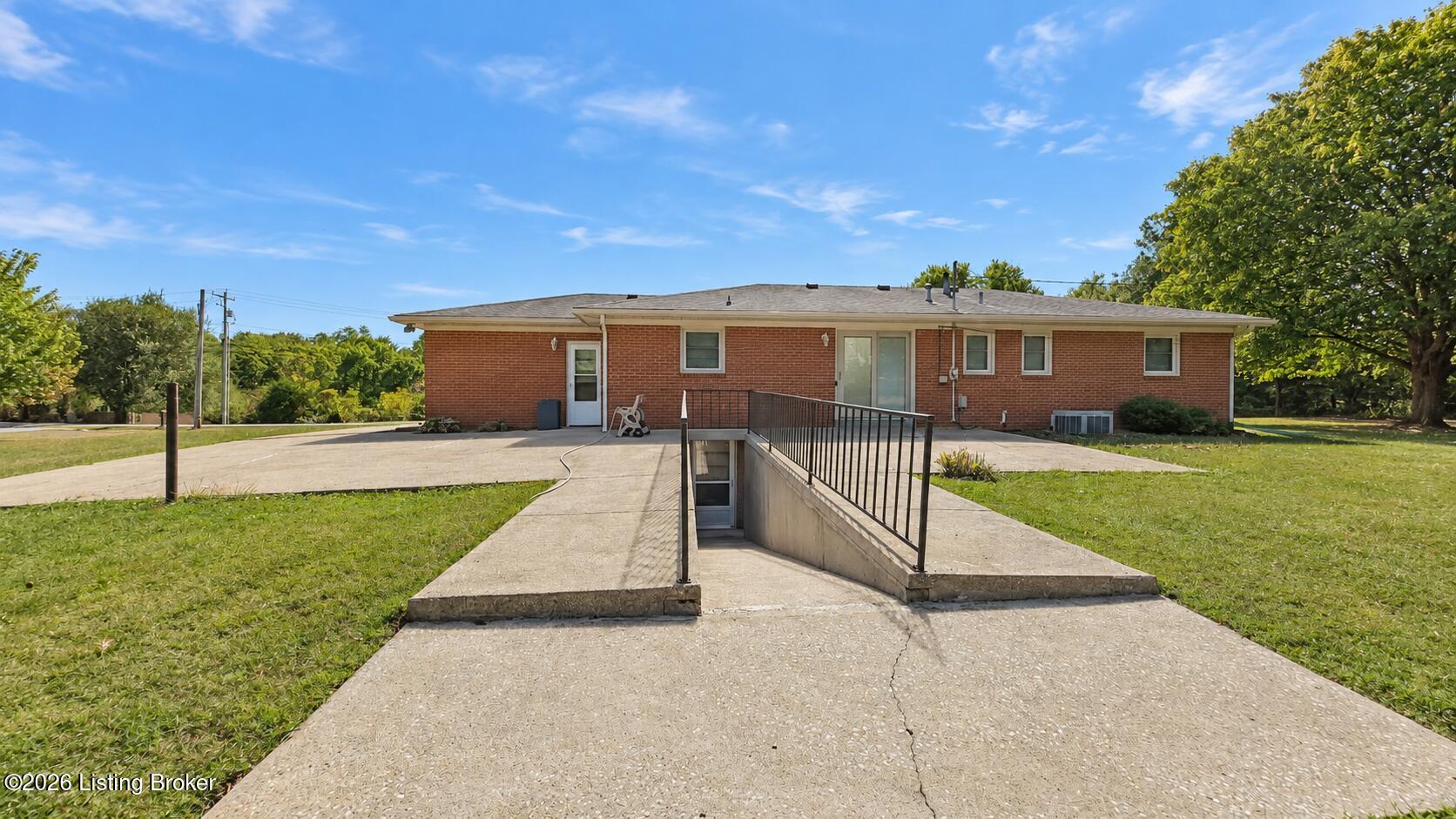 1416 Tucker Dr Property Photo 4