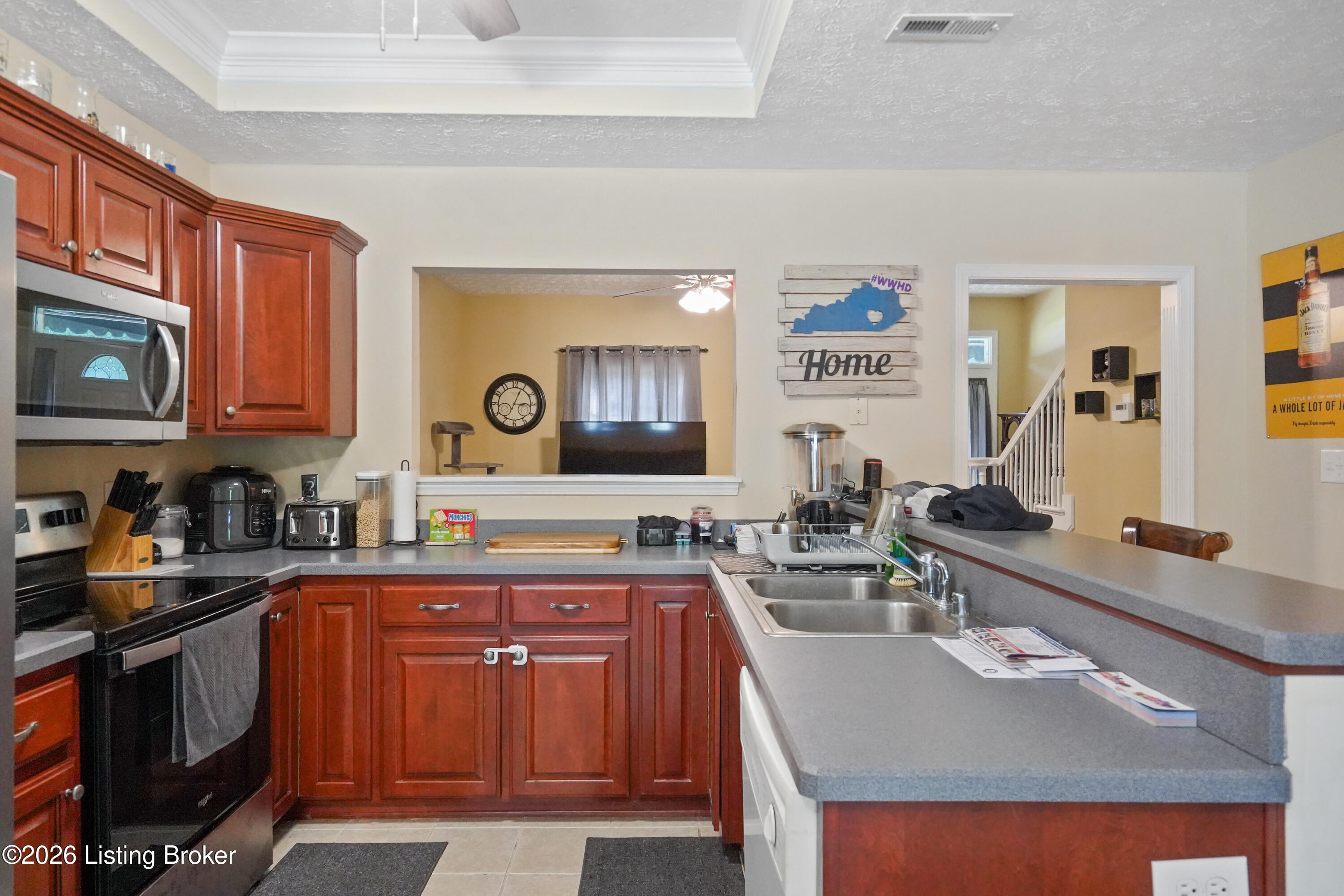 202 Hampton Place Ct Property Photo 8