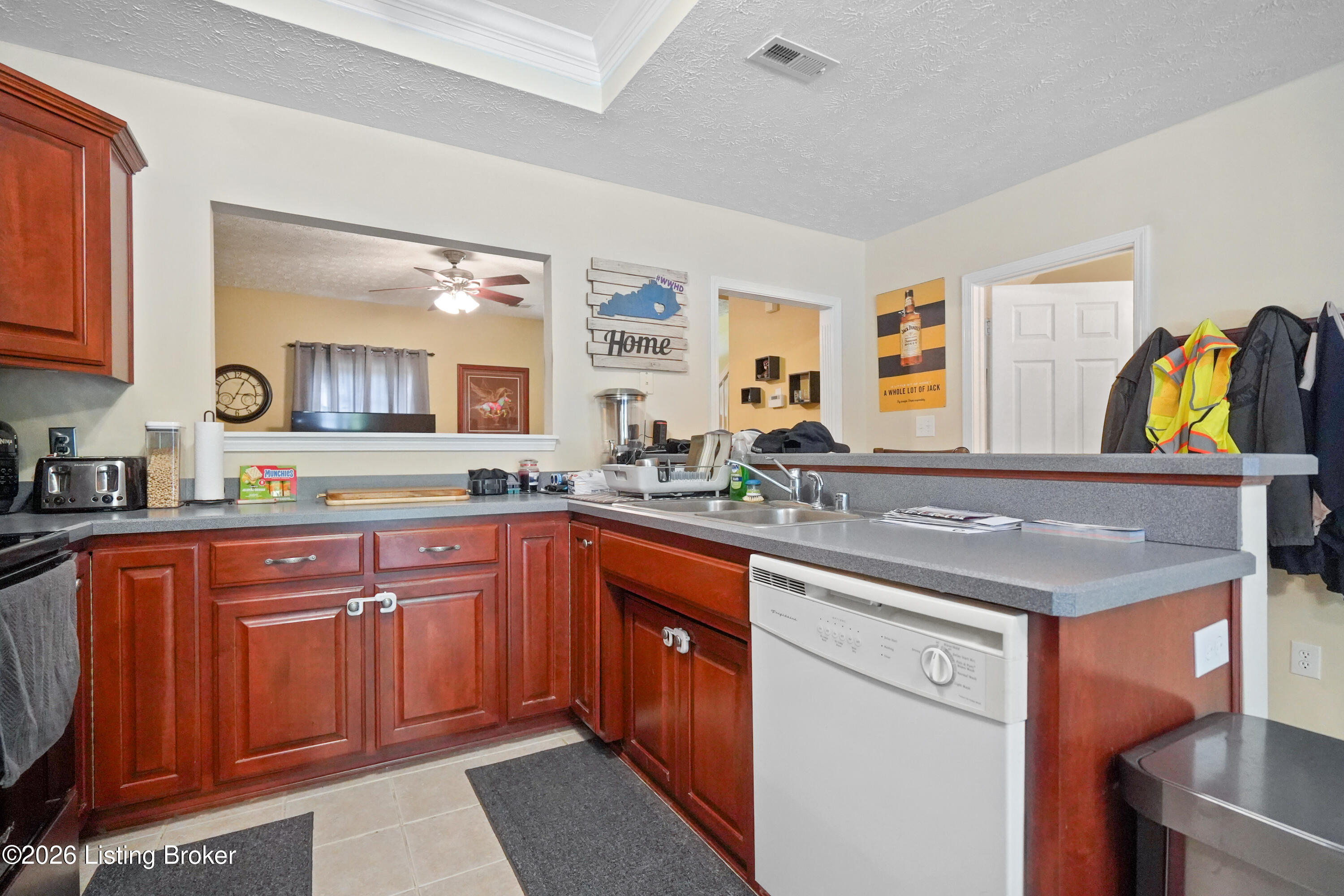 202 Hampton Place Ct Property Photo 9